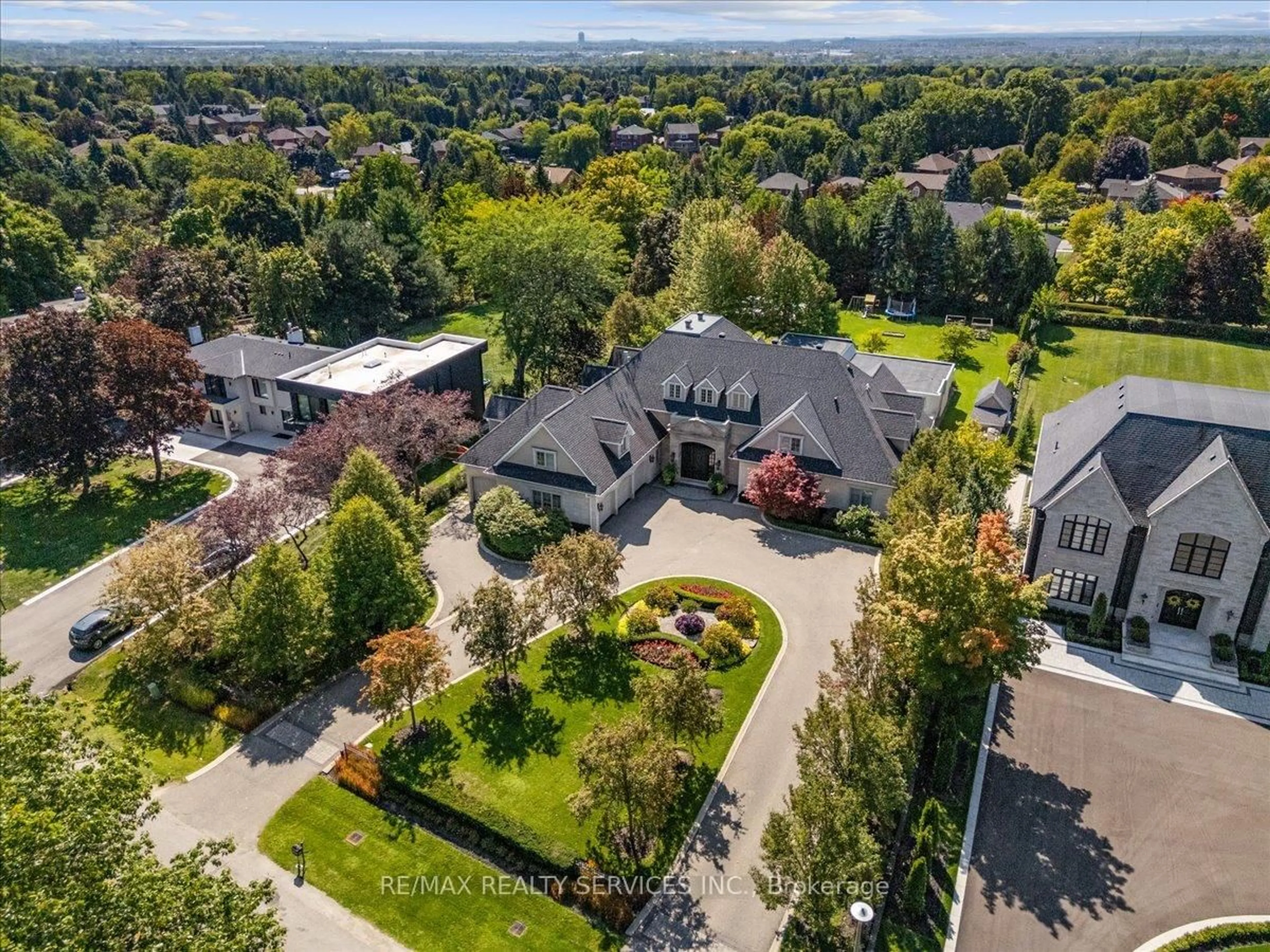 A pic from outside/outdoor area/front of a property/back of a property/a pic from drone, unknown for 574 Conservation Dr, Brampton Ontario L6Z 0B8