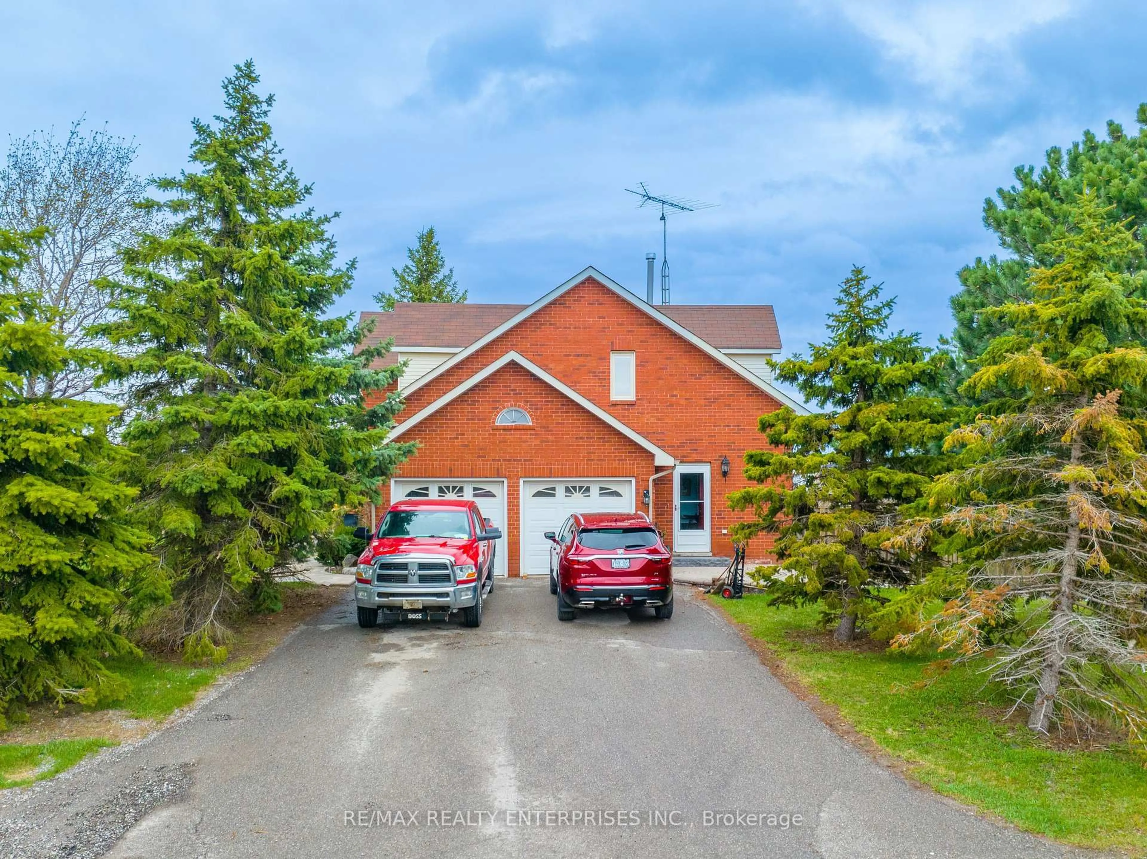 A pic from outside/outdoor area/front of a property/back of a property/a pic from drone, street for 767 Mayfield Rd, Brampton Ontario L7A 0C5
