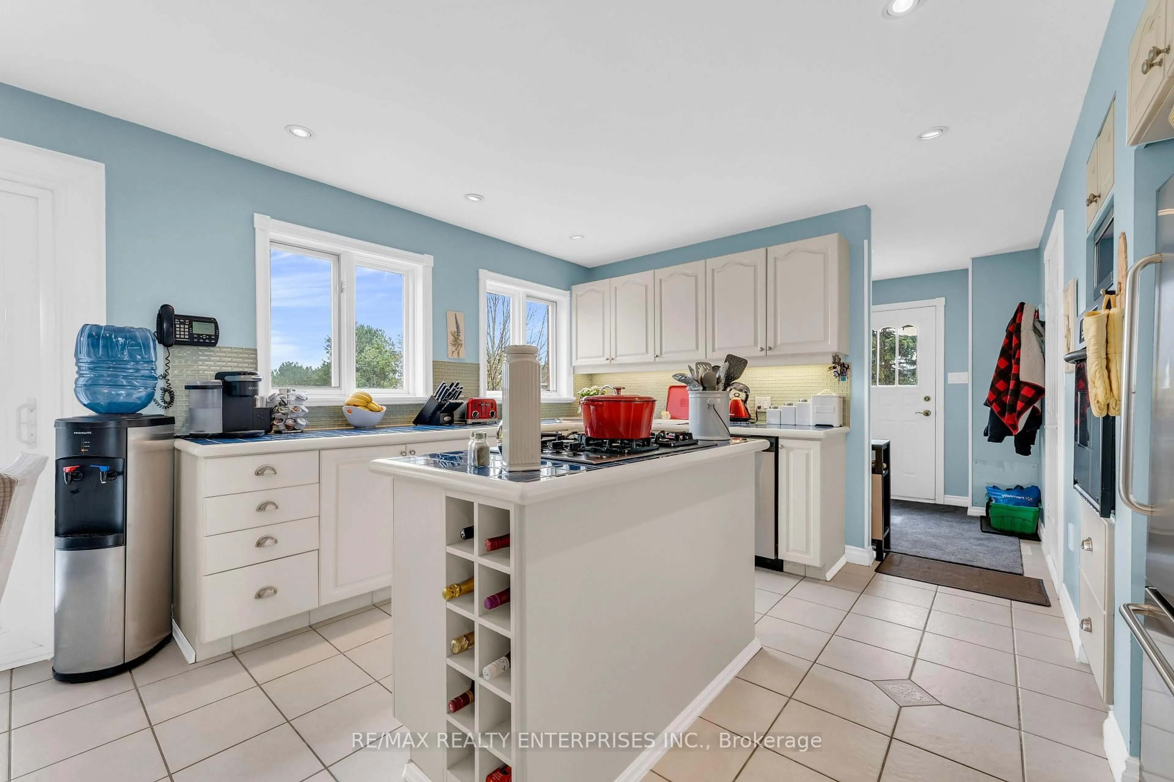 Open concept kitchen, ceramic/tile floor for 767 Mayfield Rd, Brampton Ontario L7A 0C5