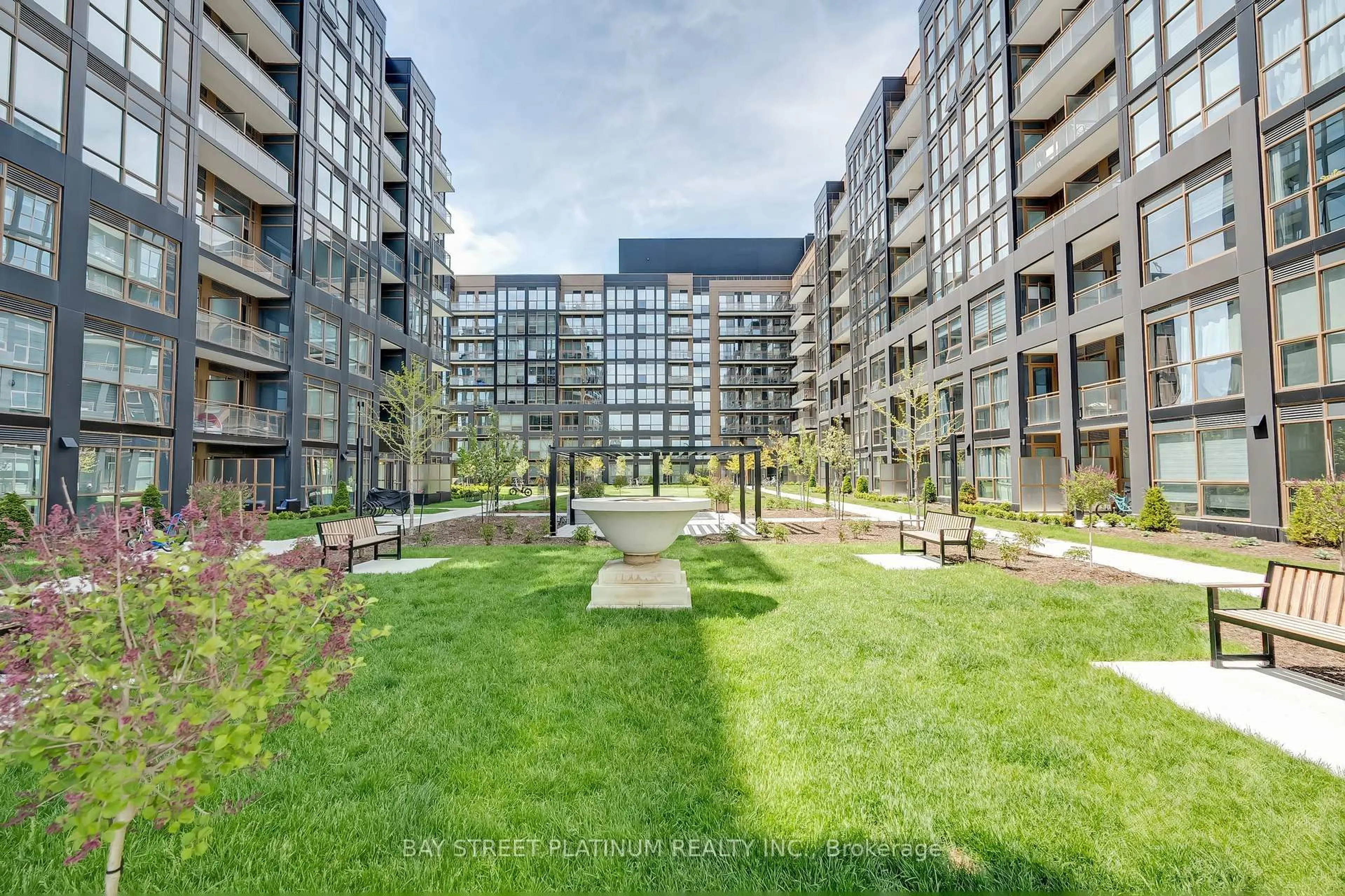 Patio, street for 2343 KHALSA Gate #537, Oakville Ontario L6M 4J2