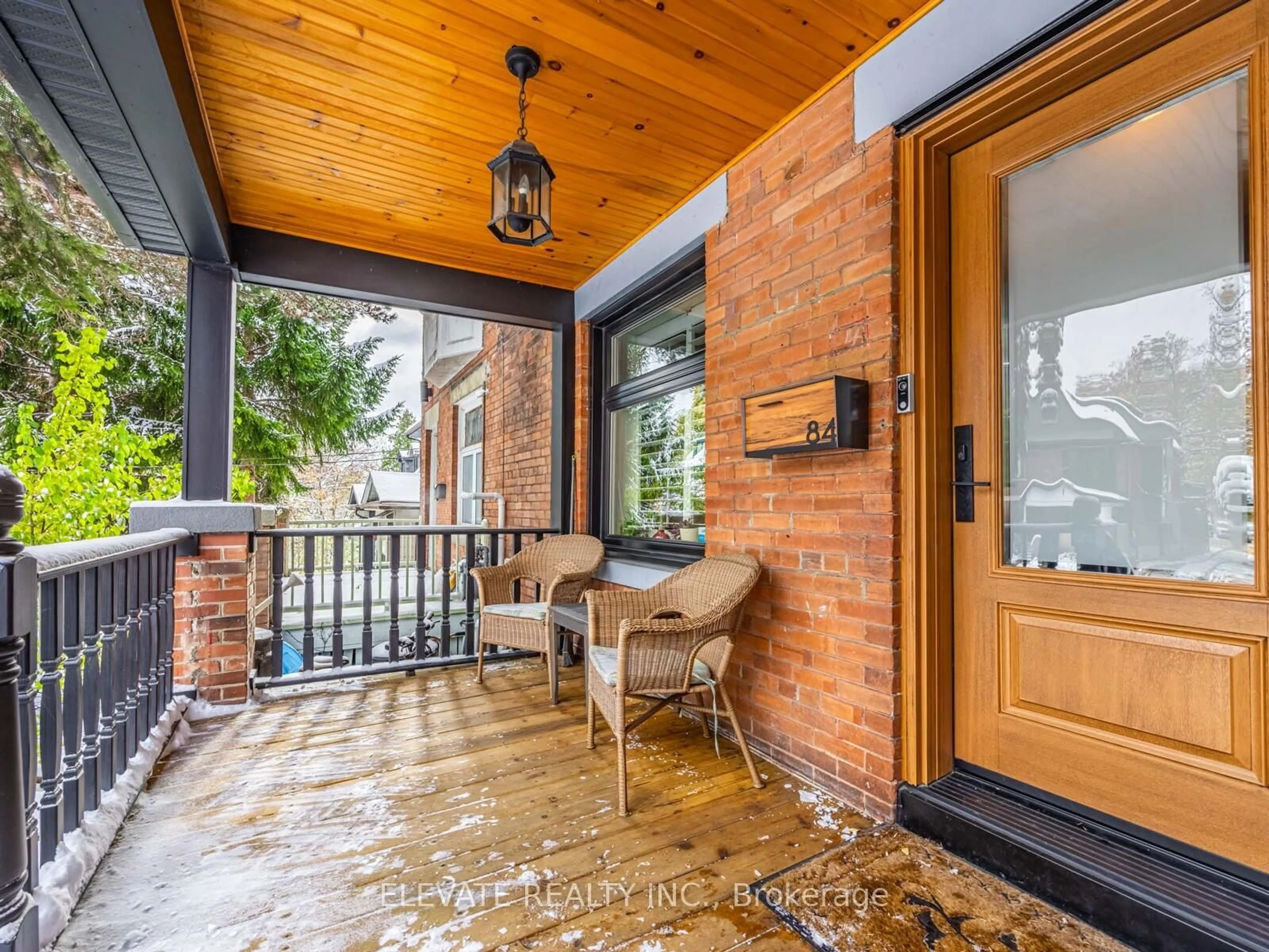 Indoor entryway for 84 Indian Rd, Toronto Ontario M6R 2V4