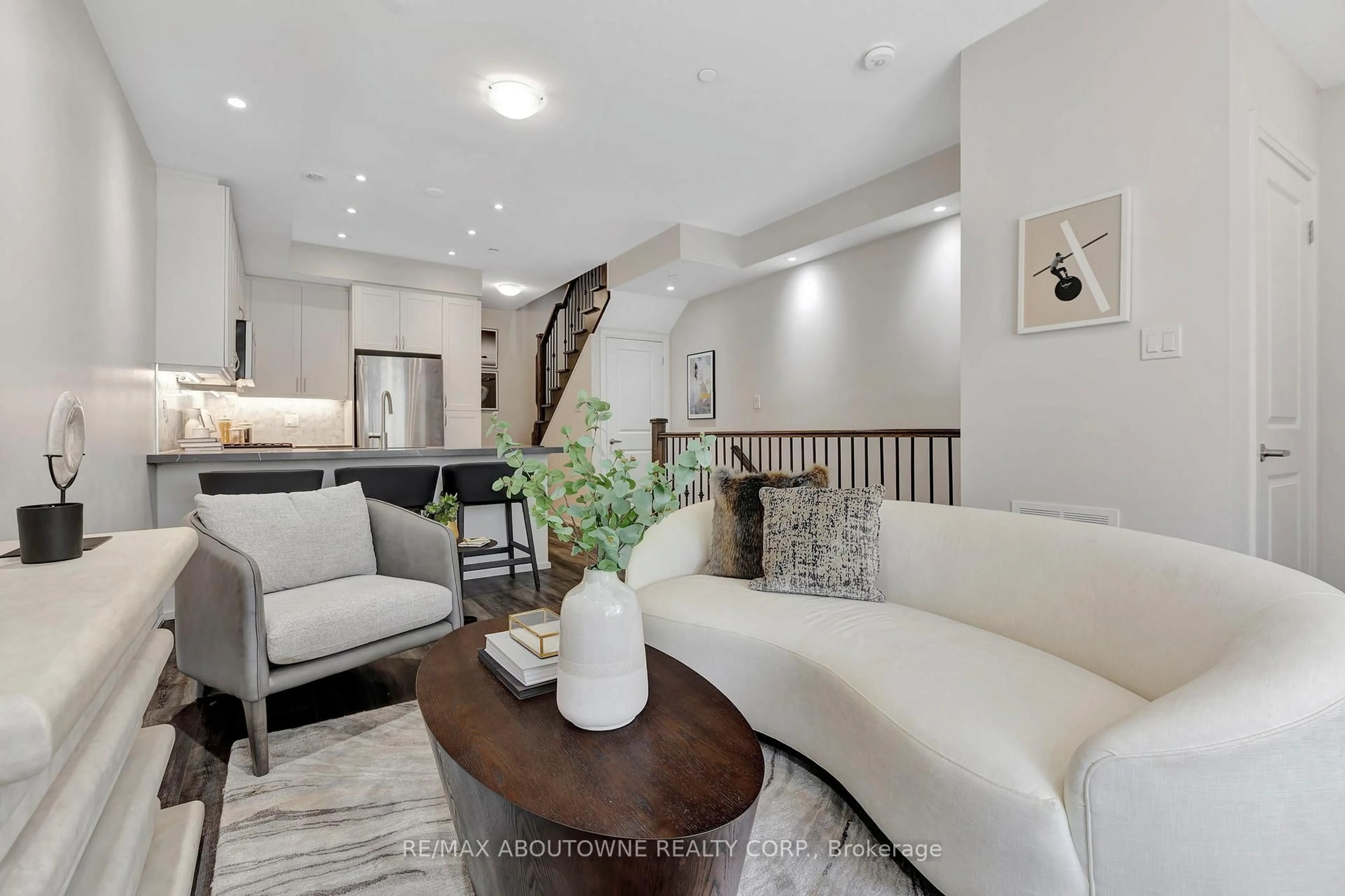 Living room with furniture, unknown for 2212 Bromsgrove Rd #5, Mississauga Ontario L5J 0B3