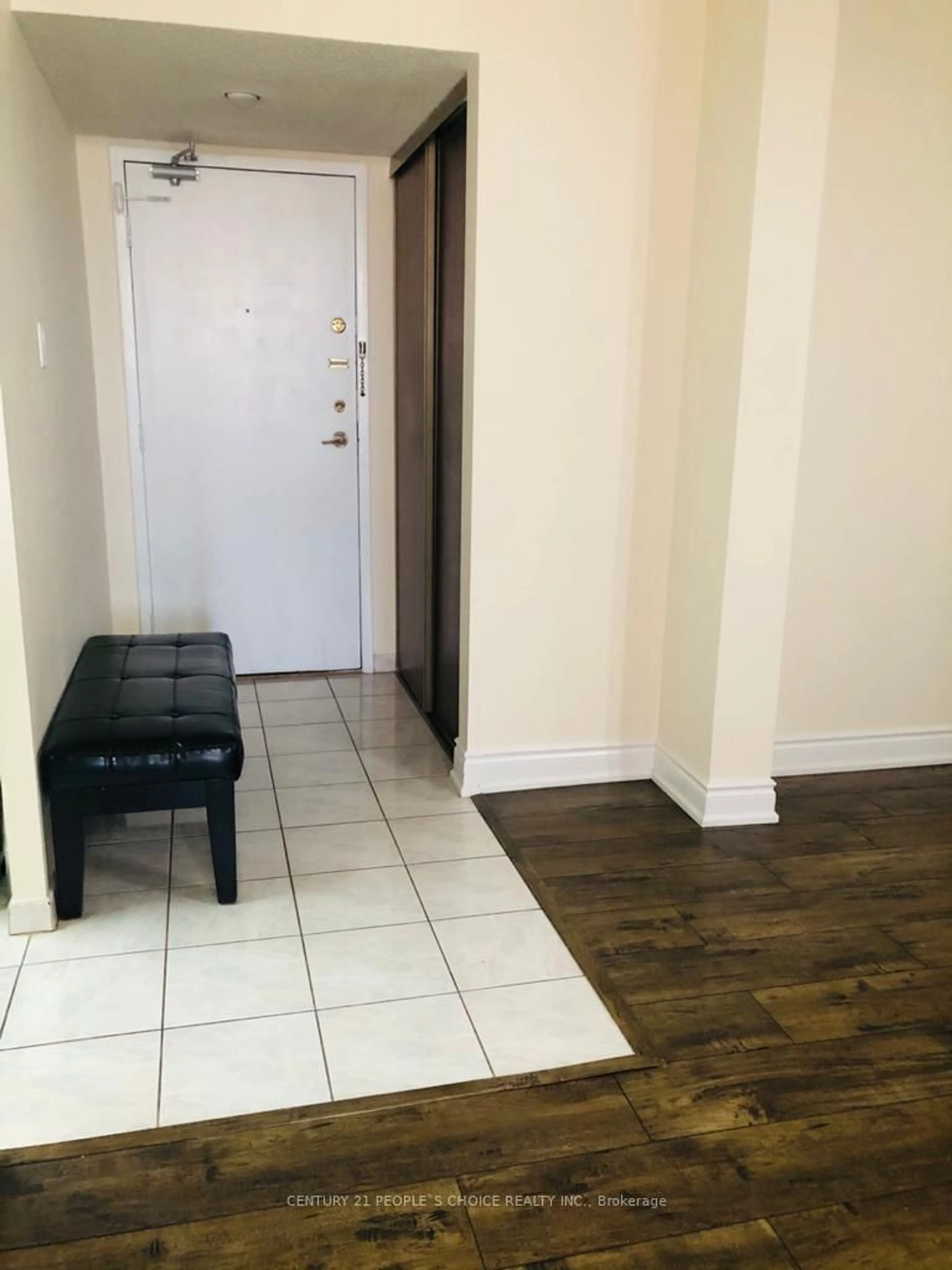 Indoor entryway for 10 Martha Eaton Way #2311, Toronto Ontario M6M 5B3