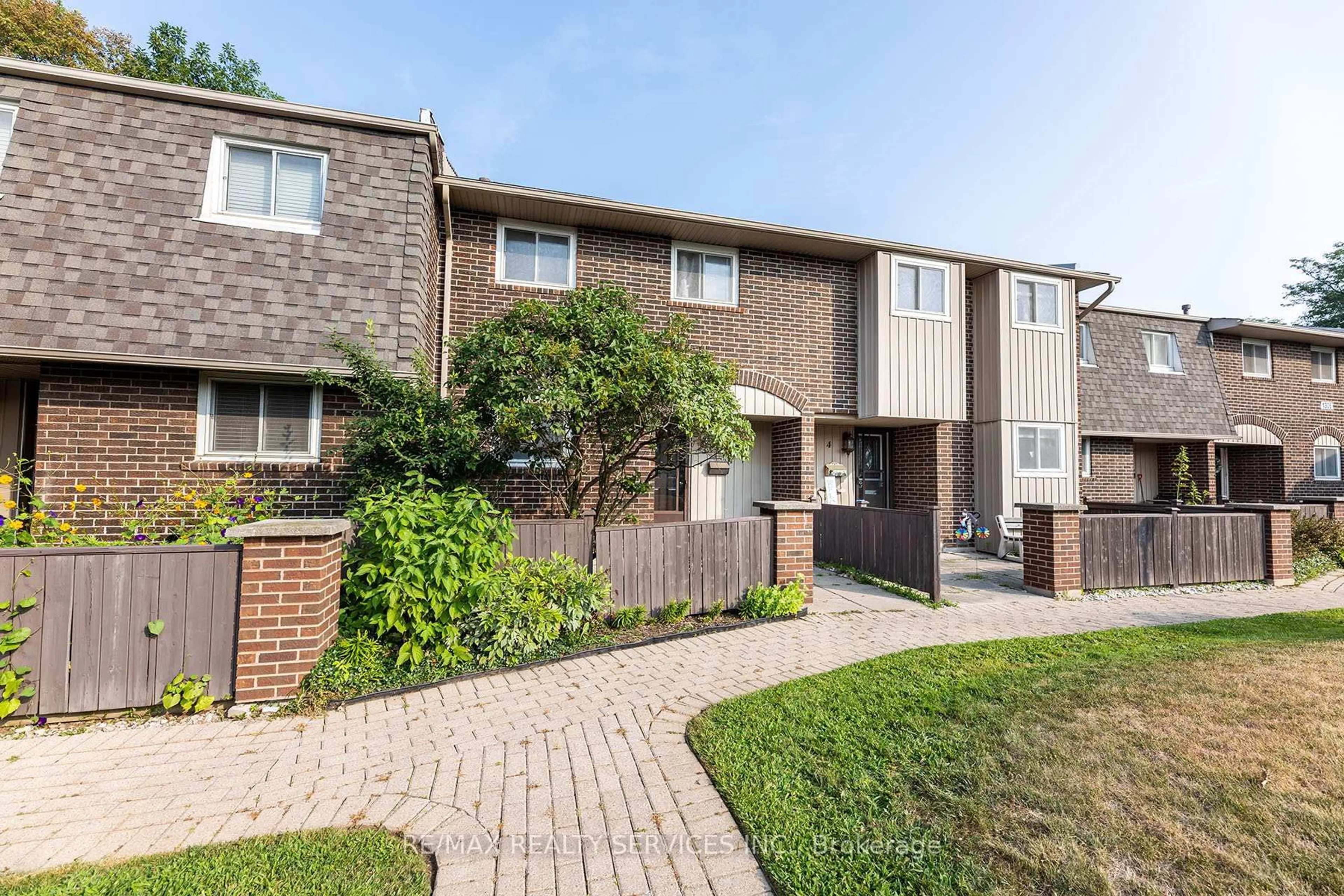 Home with brick exterior material, street for 1306 Guelph Line #Unit 3, Burlington Ontario L7P 2S9