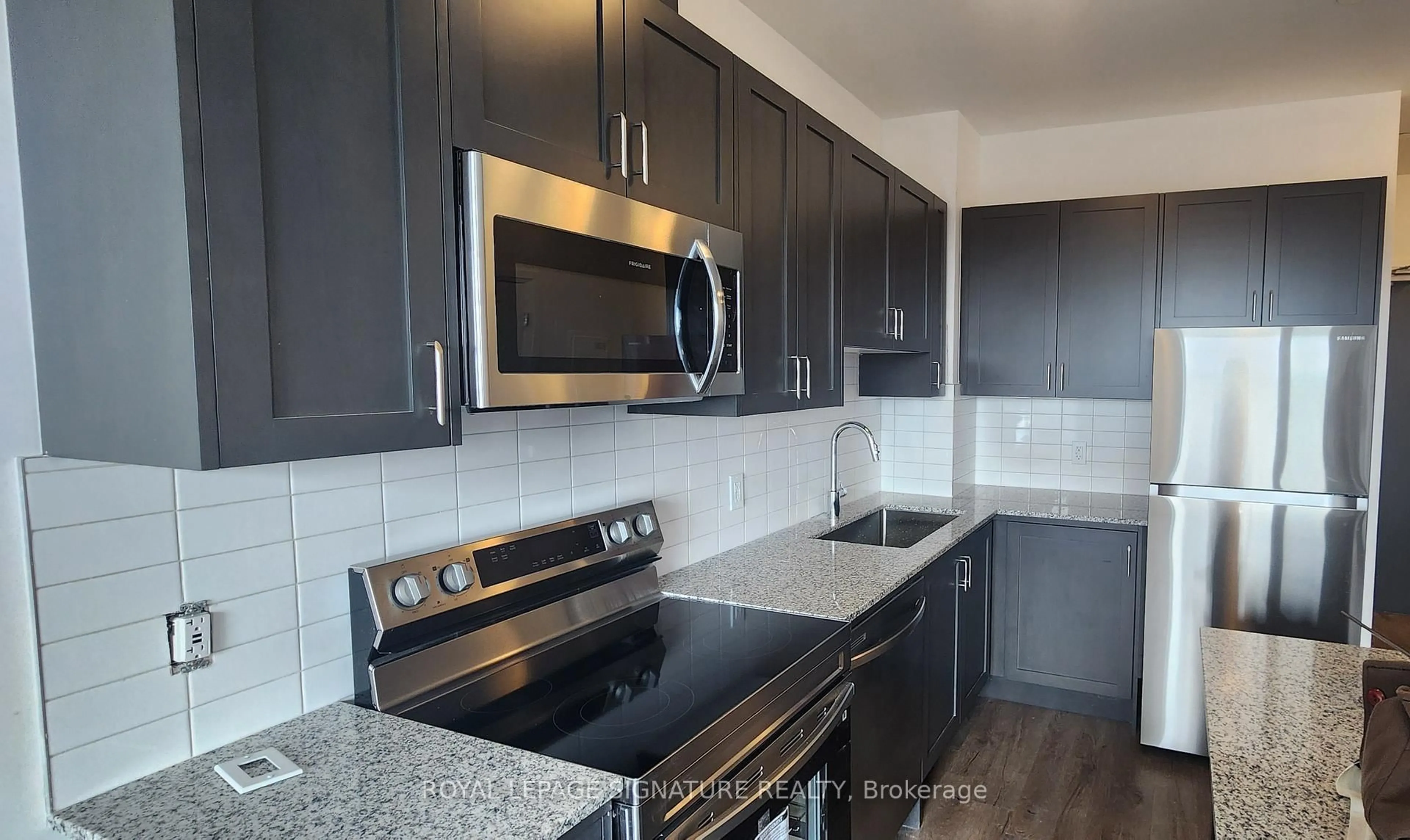 Standard kitchen, unknown for 3285 Carding Mill Tr #404, Oakville Ontario L6M 5P7
