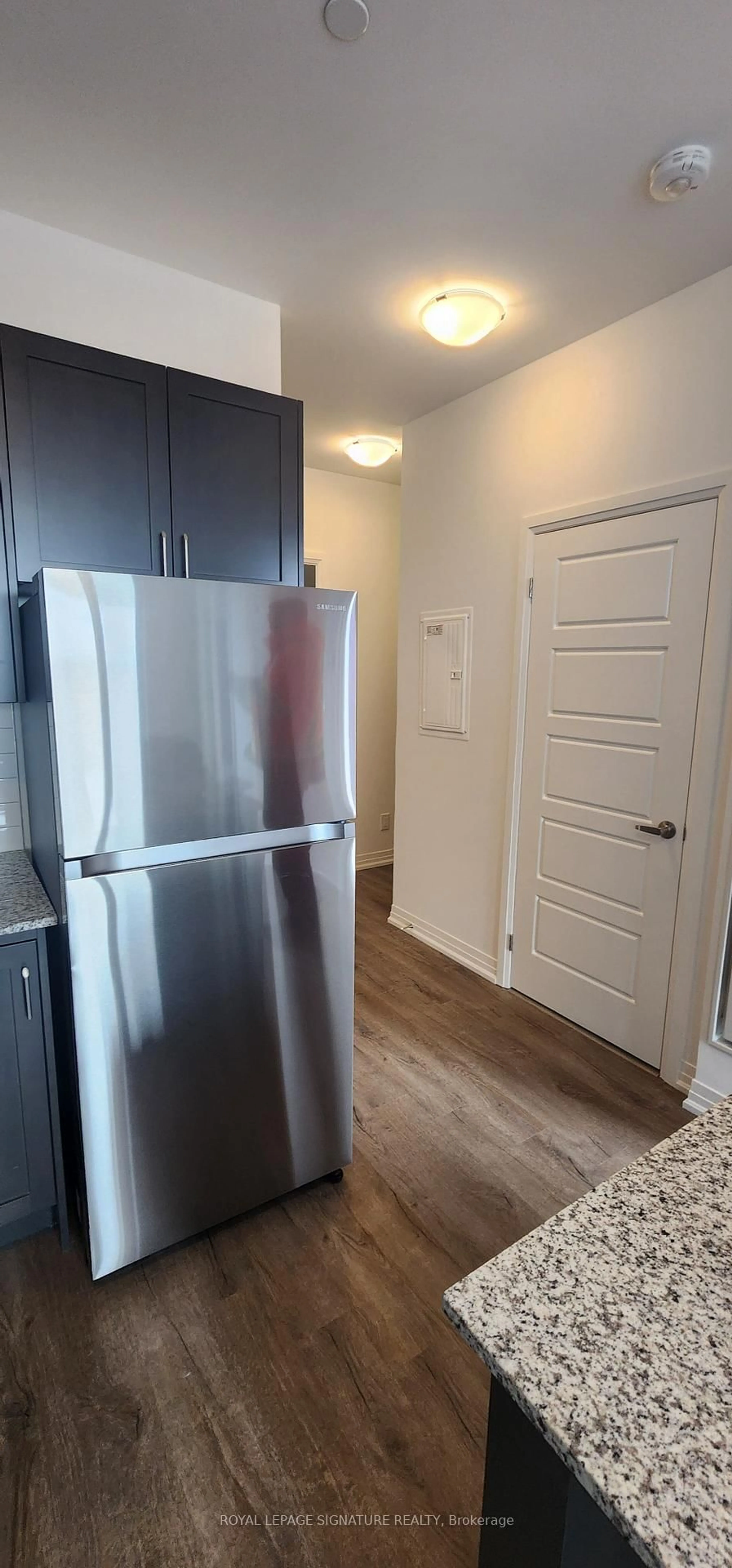 Unknown for 3285 Carding Mill Tr #404, Oakville Ontario L6M 5P7