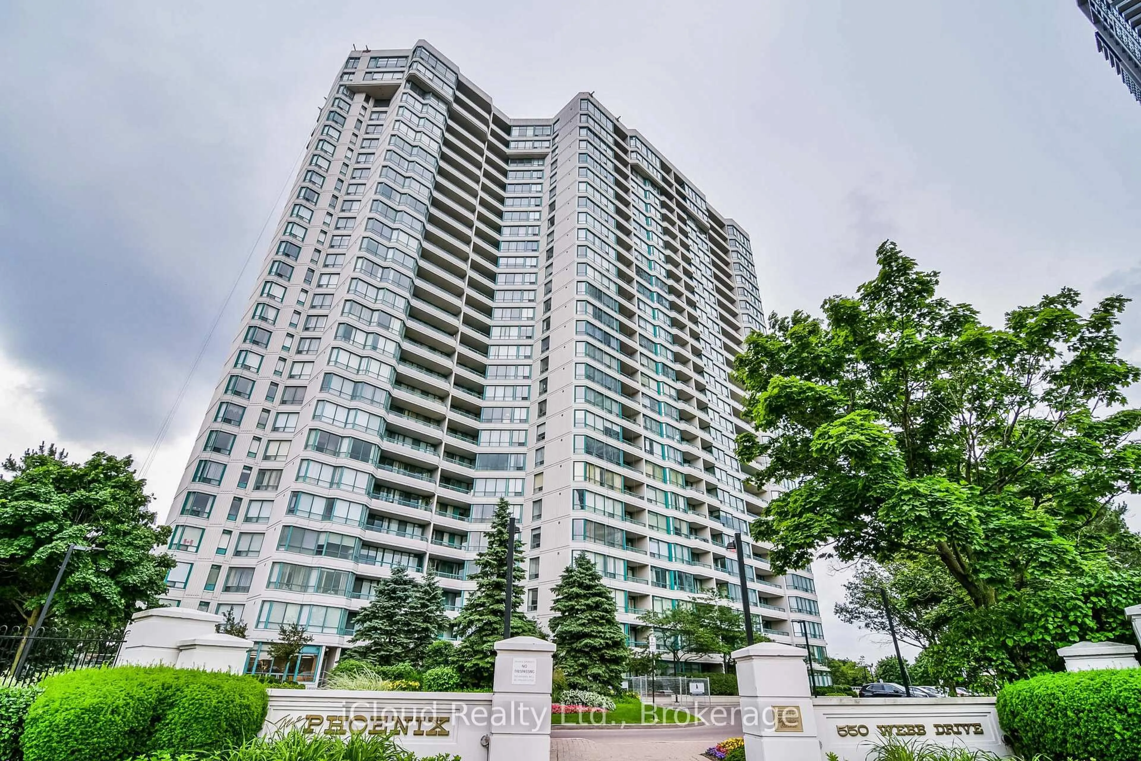 Indoor foyer for 550 Webb Dr #1511, Mississauga Ontario L5B 3Y4