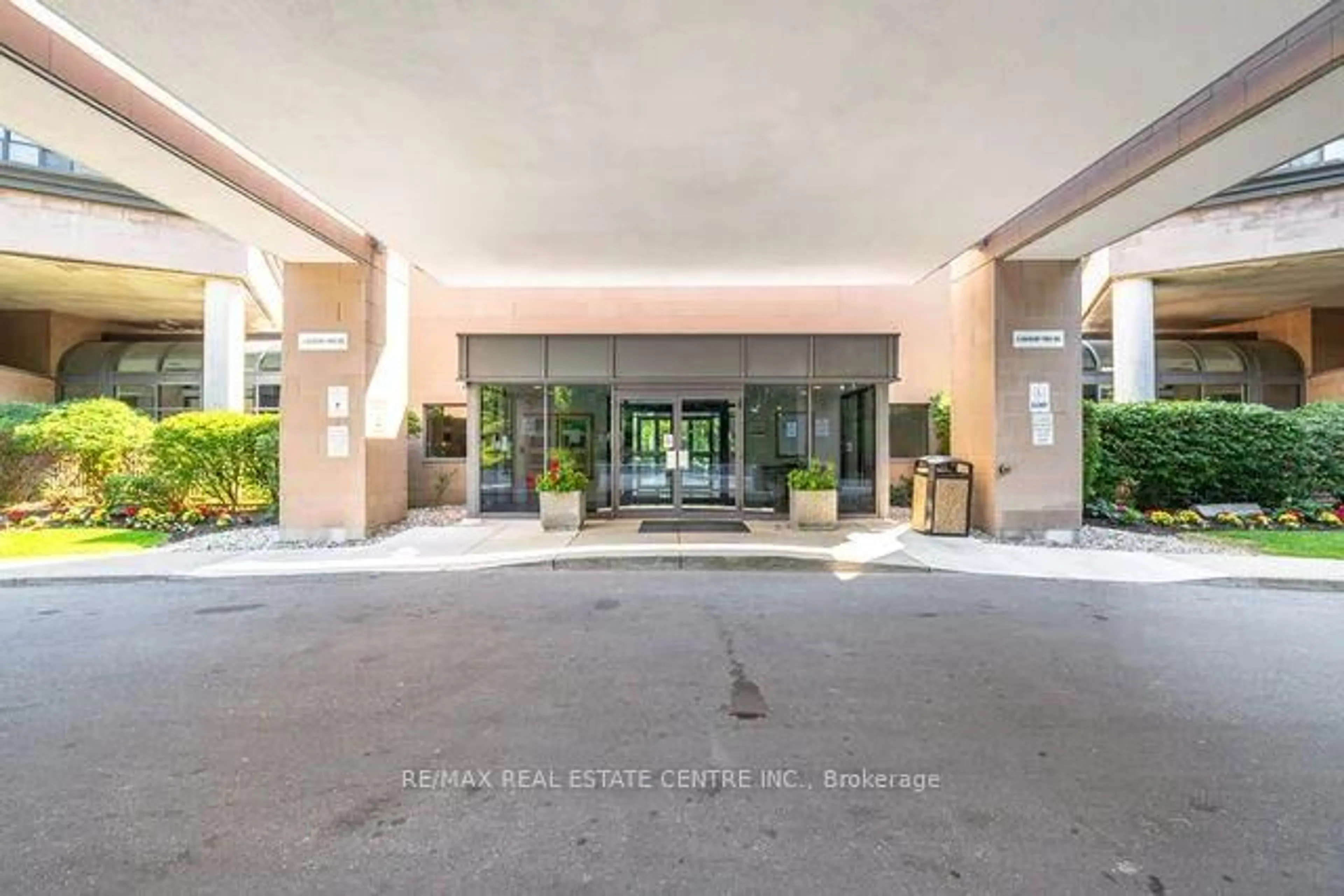 Lobby for 3 Hickory Tree Rd #1104, Toronto Ontario M9N 3W5