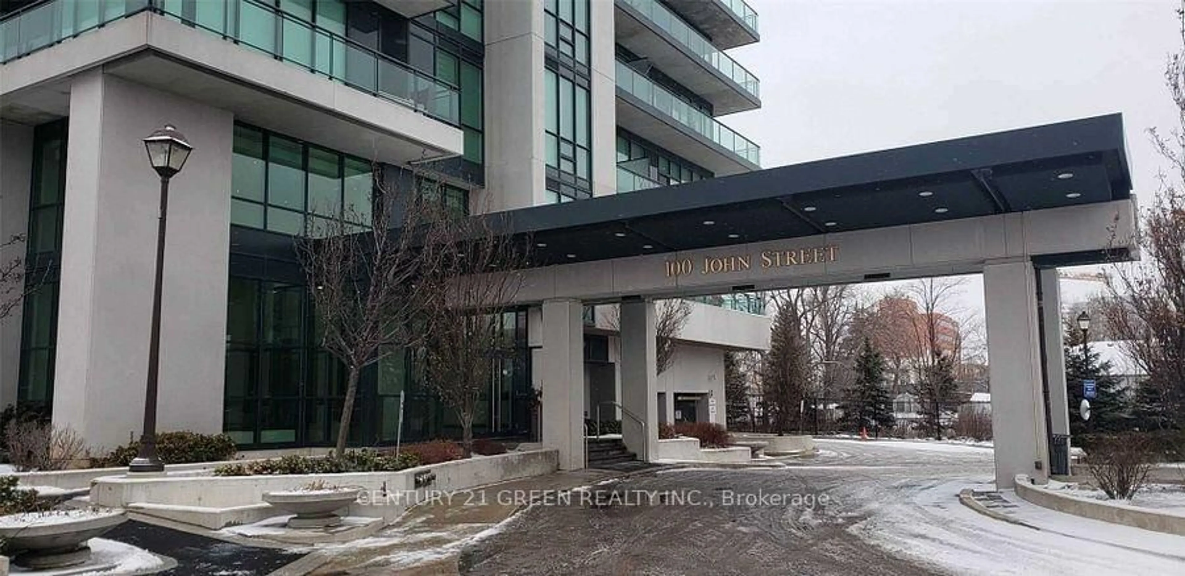 Indoor foyer for 100 John St #501, Brampton Ontario L6N 2S8