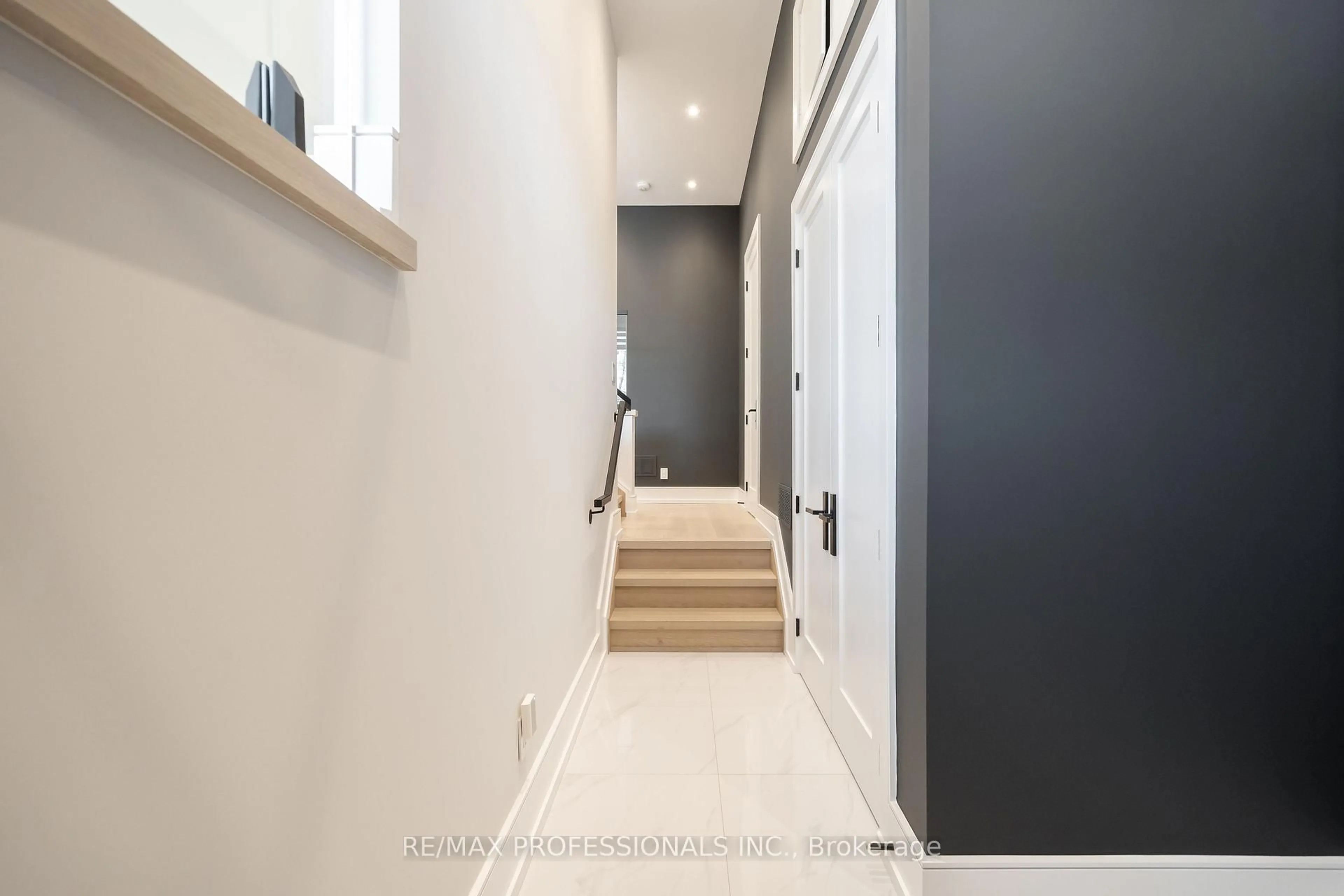 Unknown for 214 Aldercrest Rd, Toronto Ontario M8W 4J4