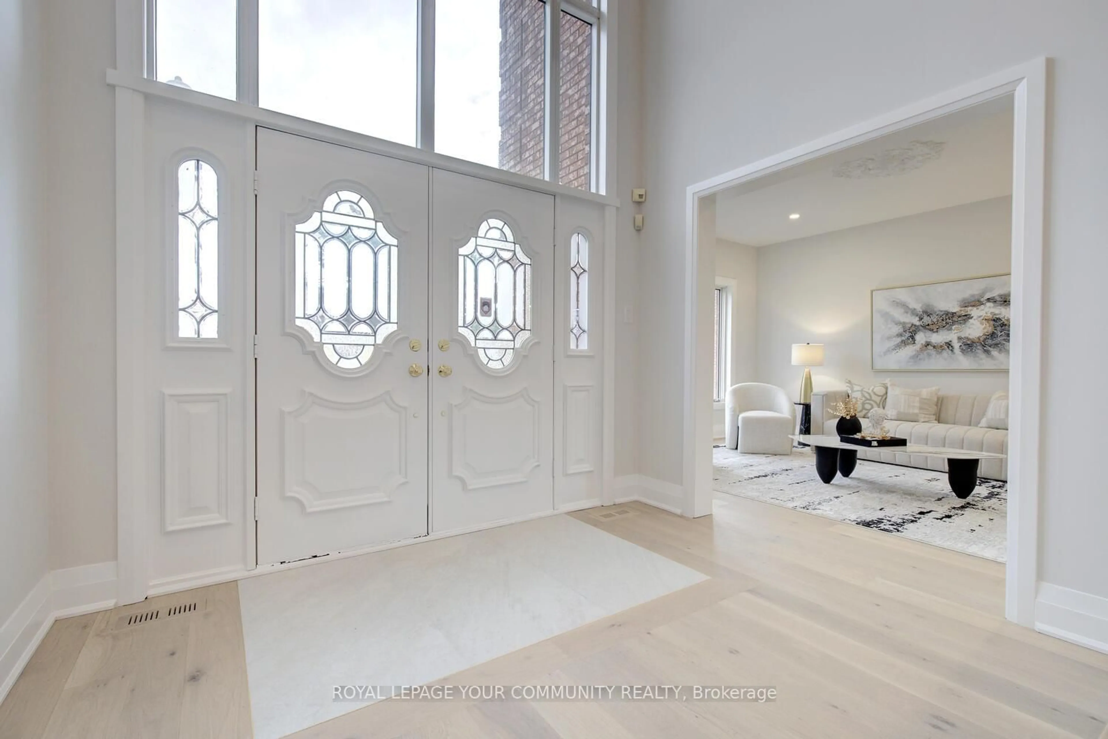 Indoor entryway for 4128 Tapestry Tr, Mississauga Ontario L4W 4B7