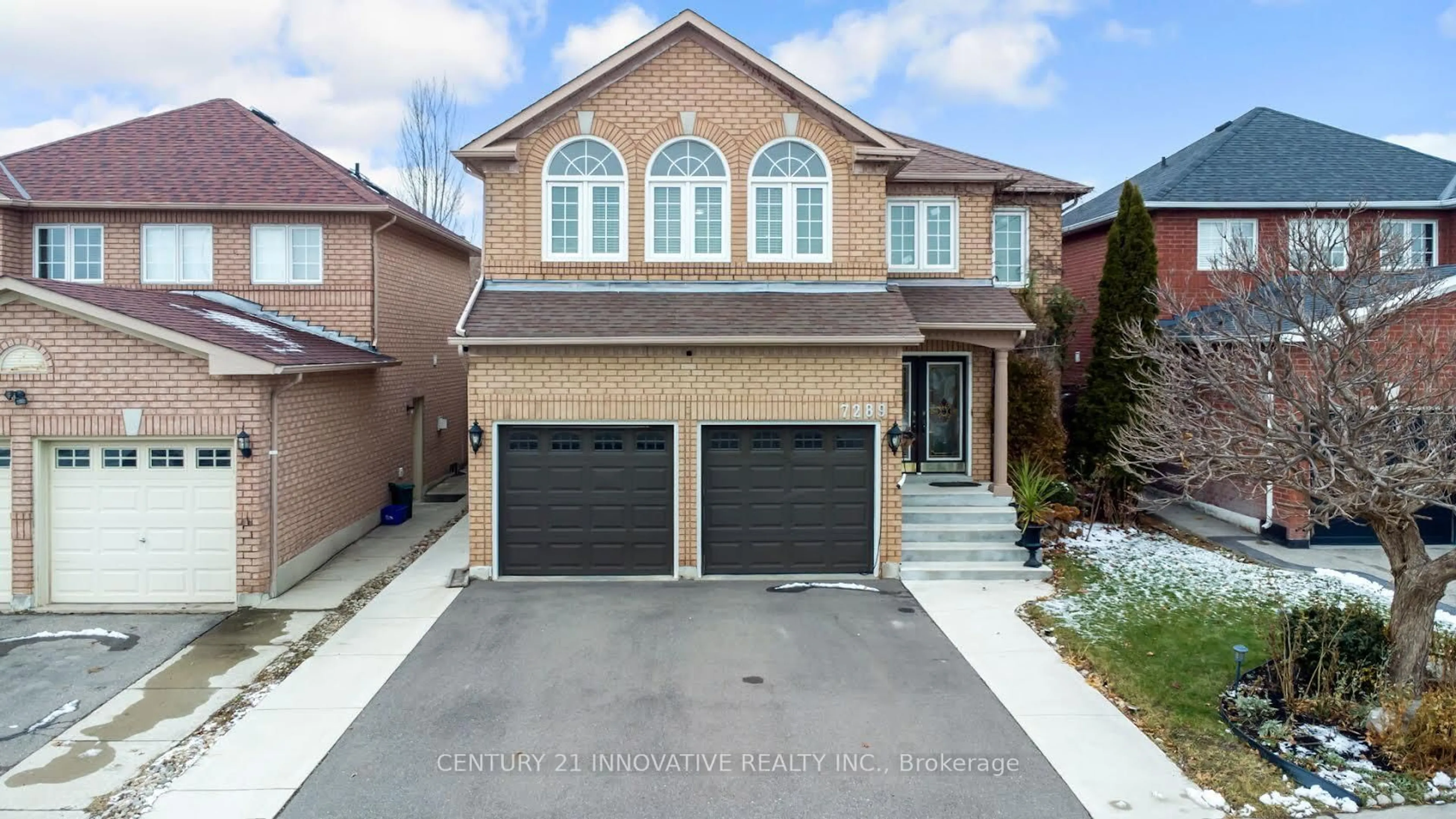 Home with brick exterior material, street for 7289 Terragar Blvd, Mississauga Ontario L5N 7L8