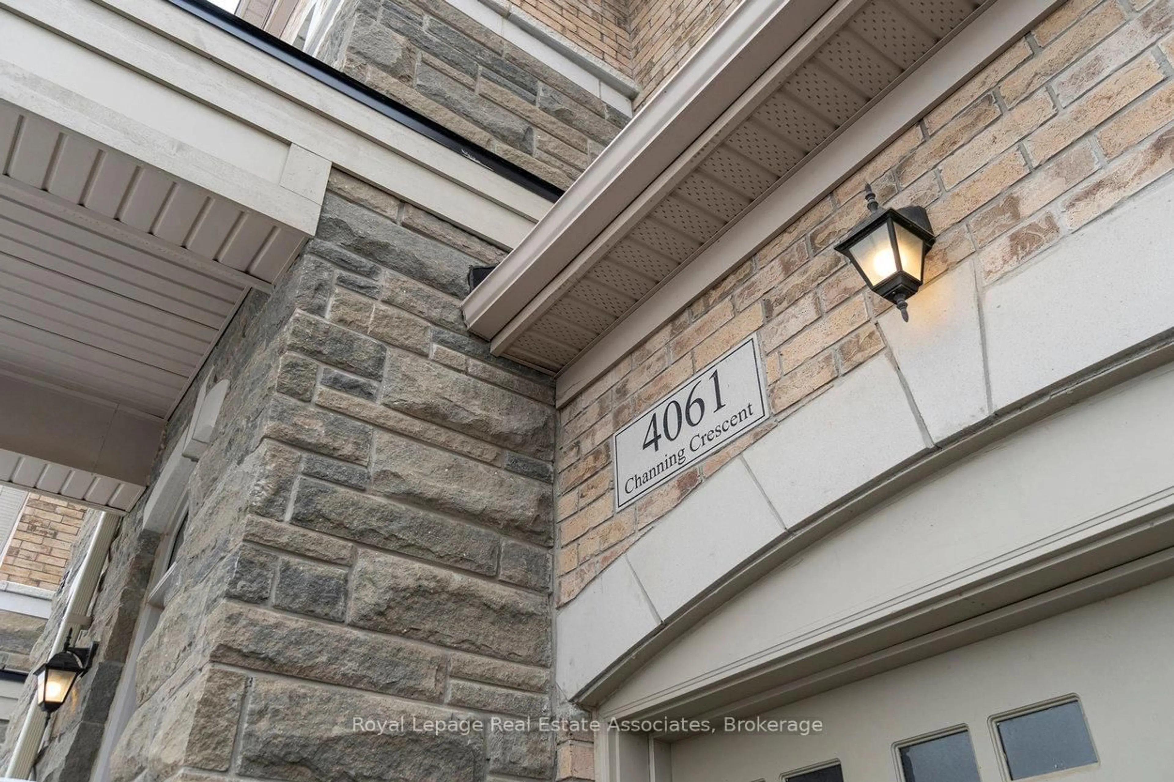 Unknown for 4061 Channing Cres, Oakville Ontario L6H 3R3