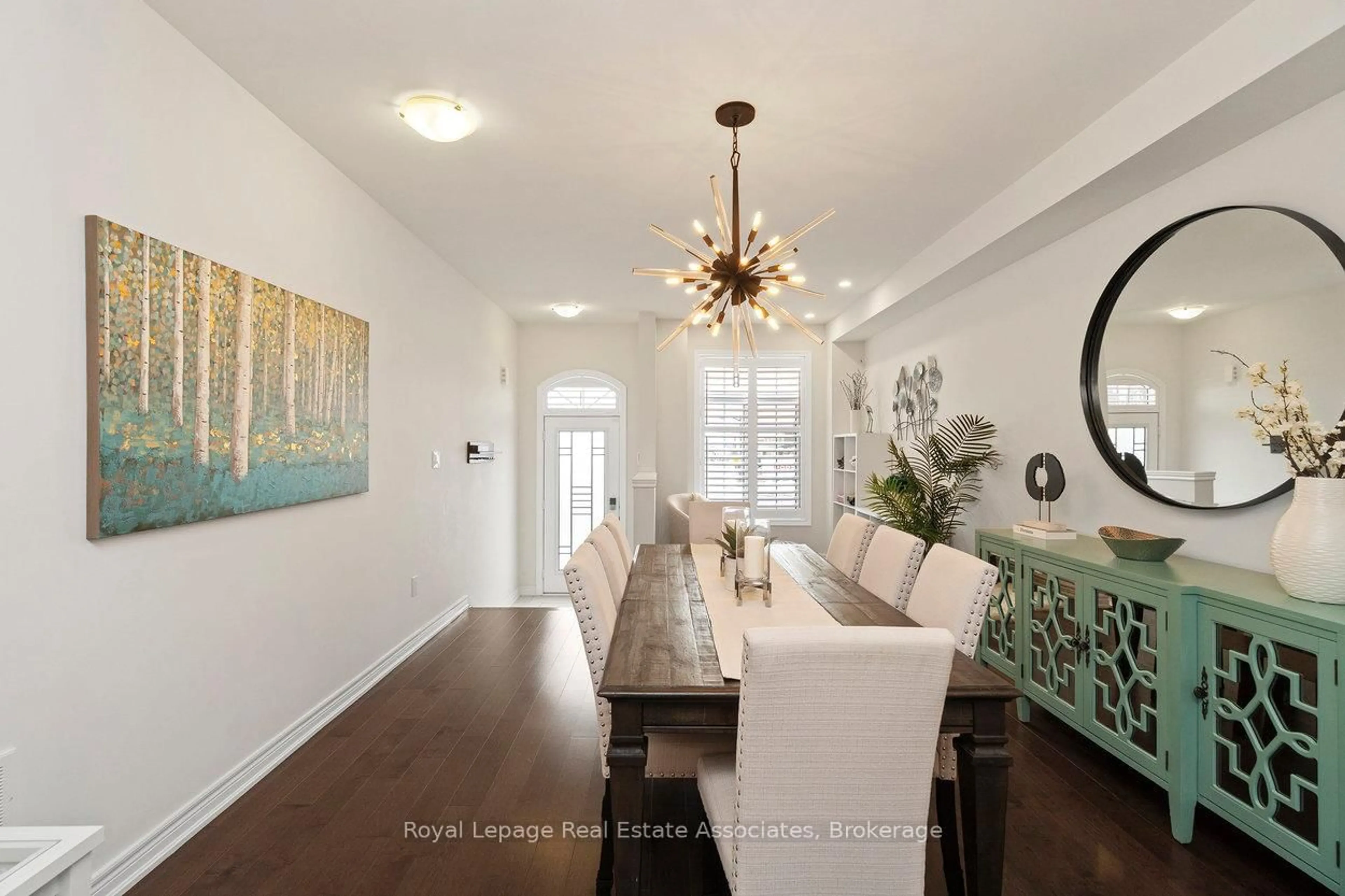 Dining room, wood/laminate floor for 4061 Channing Cres, Oakville Ontario L6H 3R3