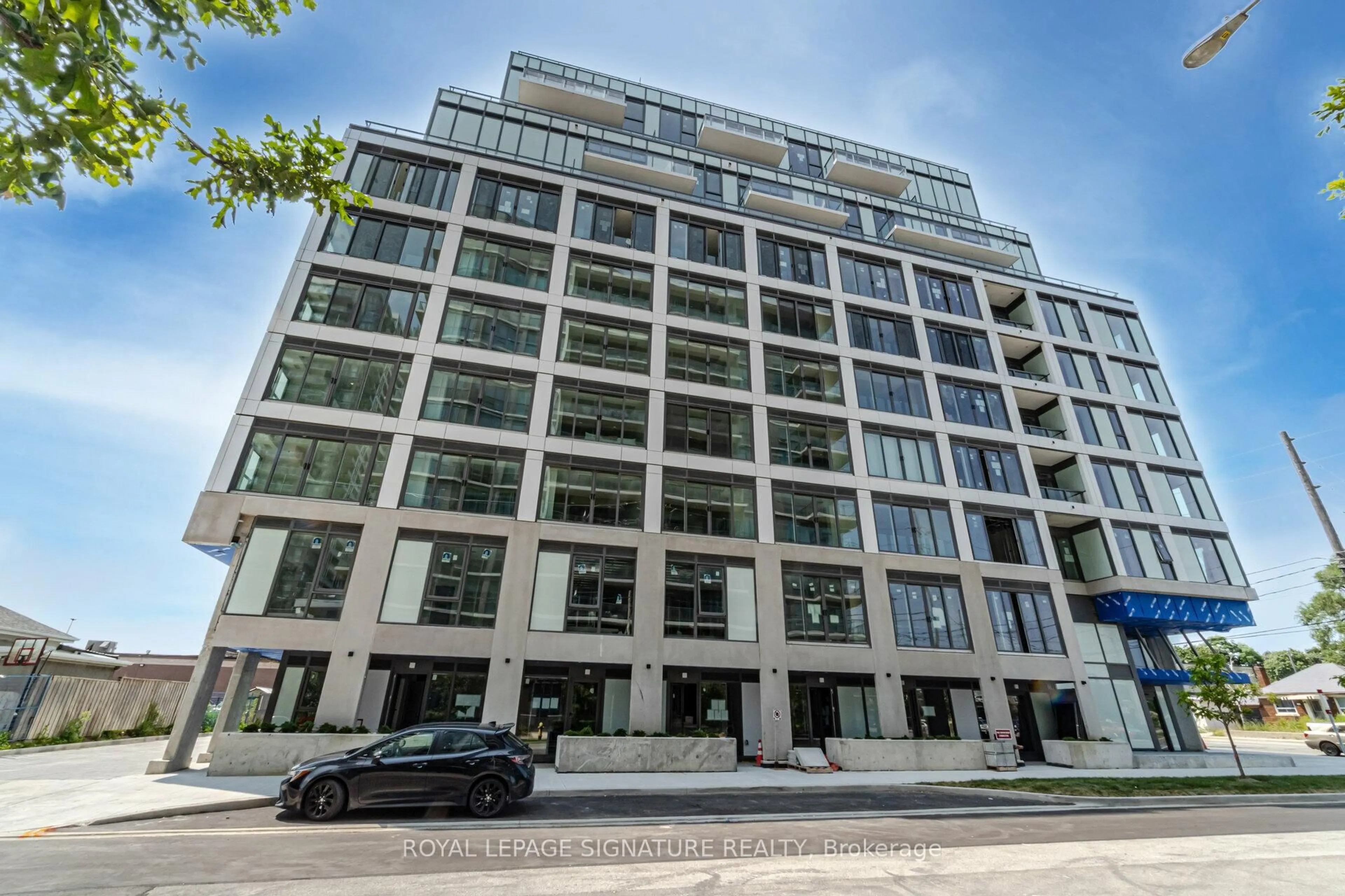 Indoor foyer for 1195 The Queensway #610, Toronto Ontario M8Z 1R6