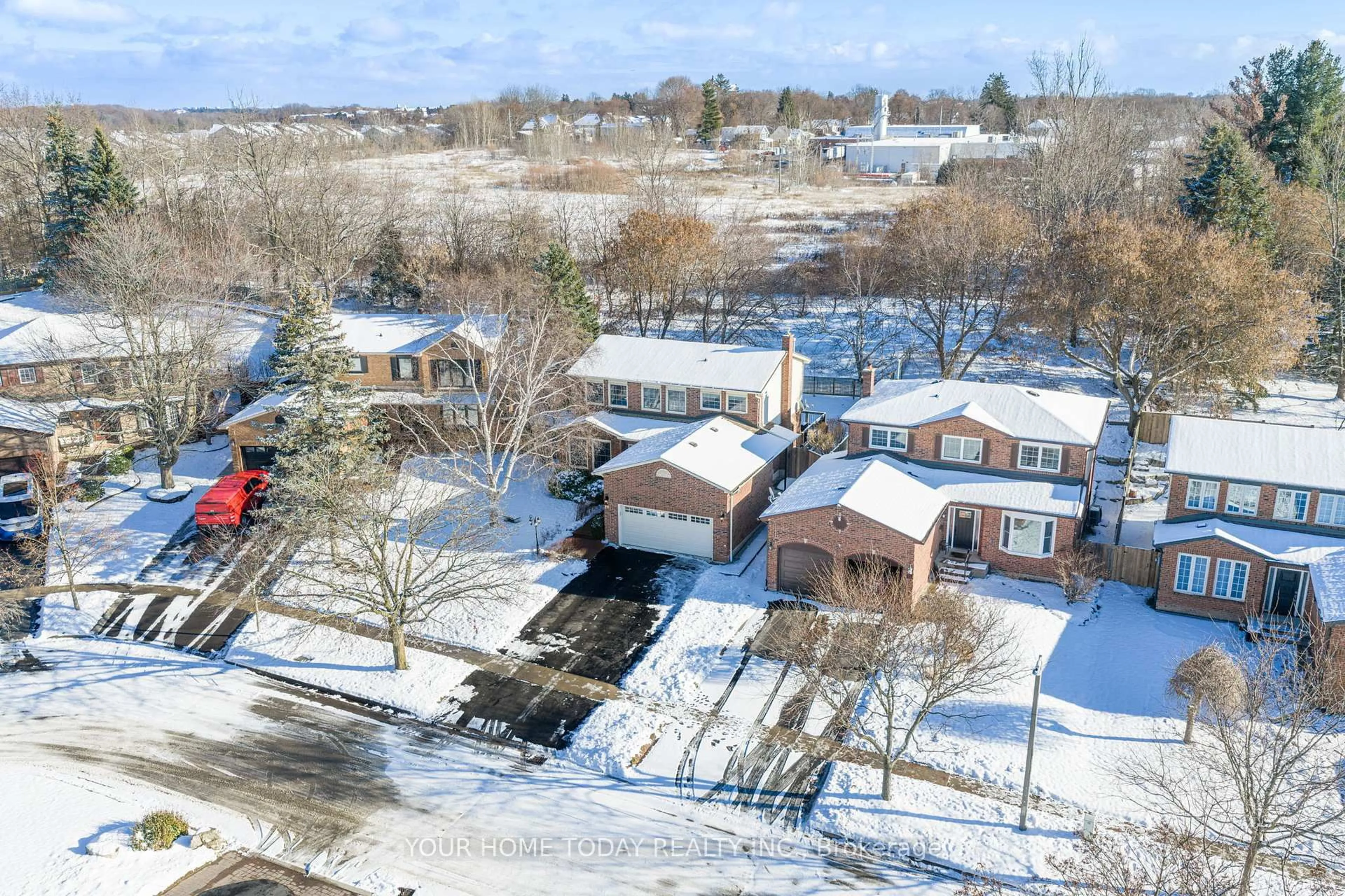 A pic from outside/outdoor area/front of a property/back of a property/a pic from drone, street for 20 Jason Cres, Halton Hills Ontario L7G 4Z4