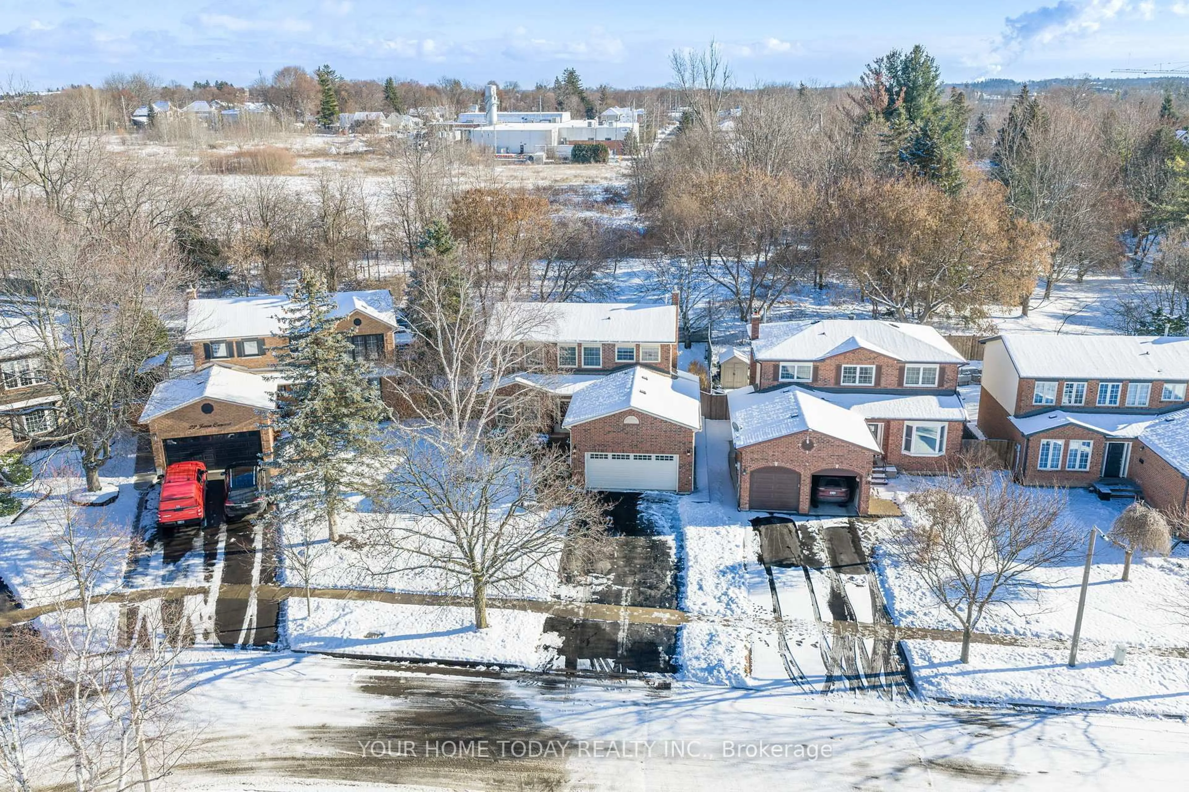 A pic from outside/outdoor area/front of a property/back of a property/a pic from drone, street for 20 Jason Cres, Halton Hills Ontario L7G 4Z4