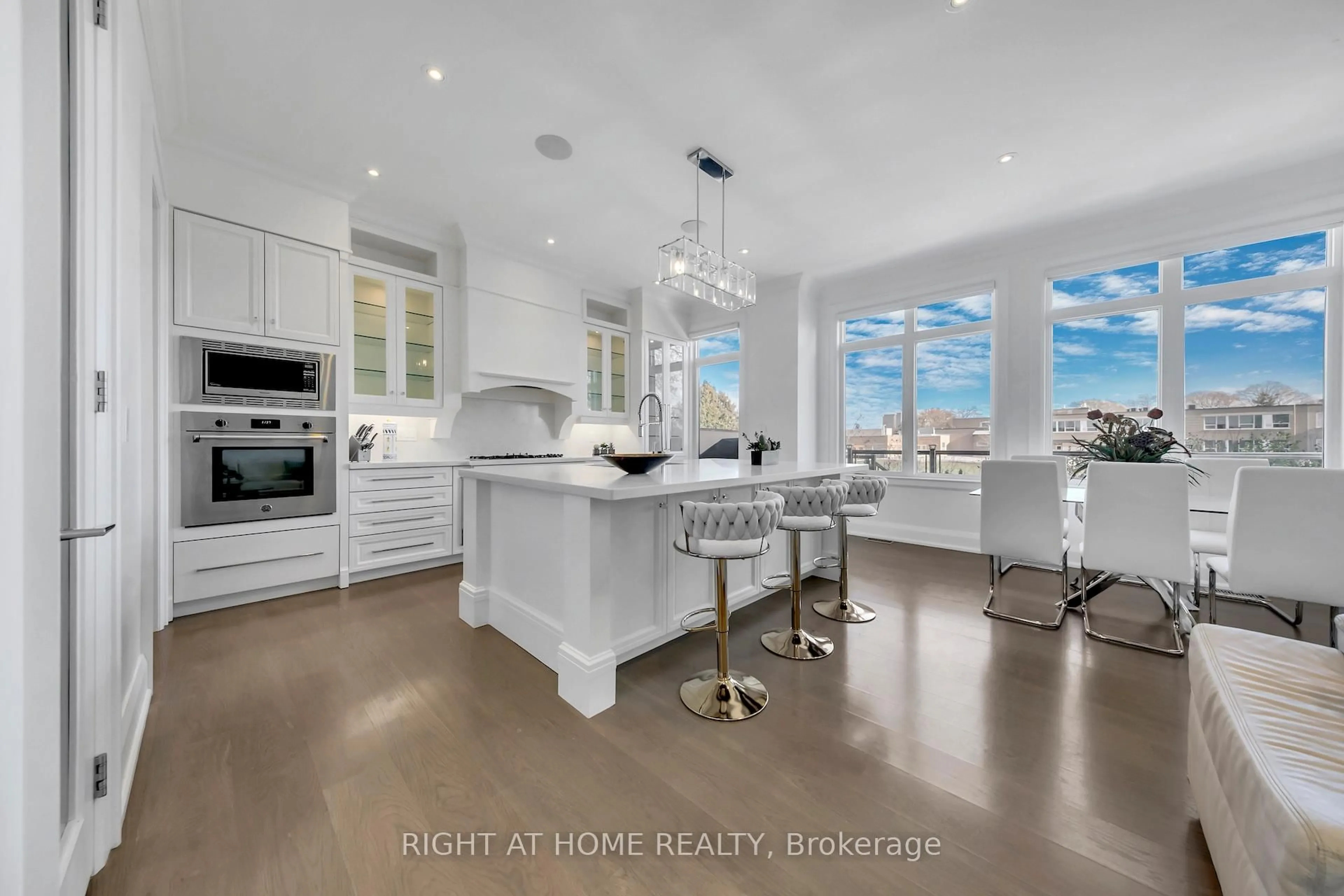 Open concept kitchen, ceramic/tile floor for 55A Jay St, Toronto Ontario M6L 2L9