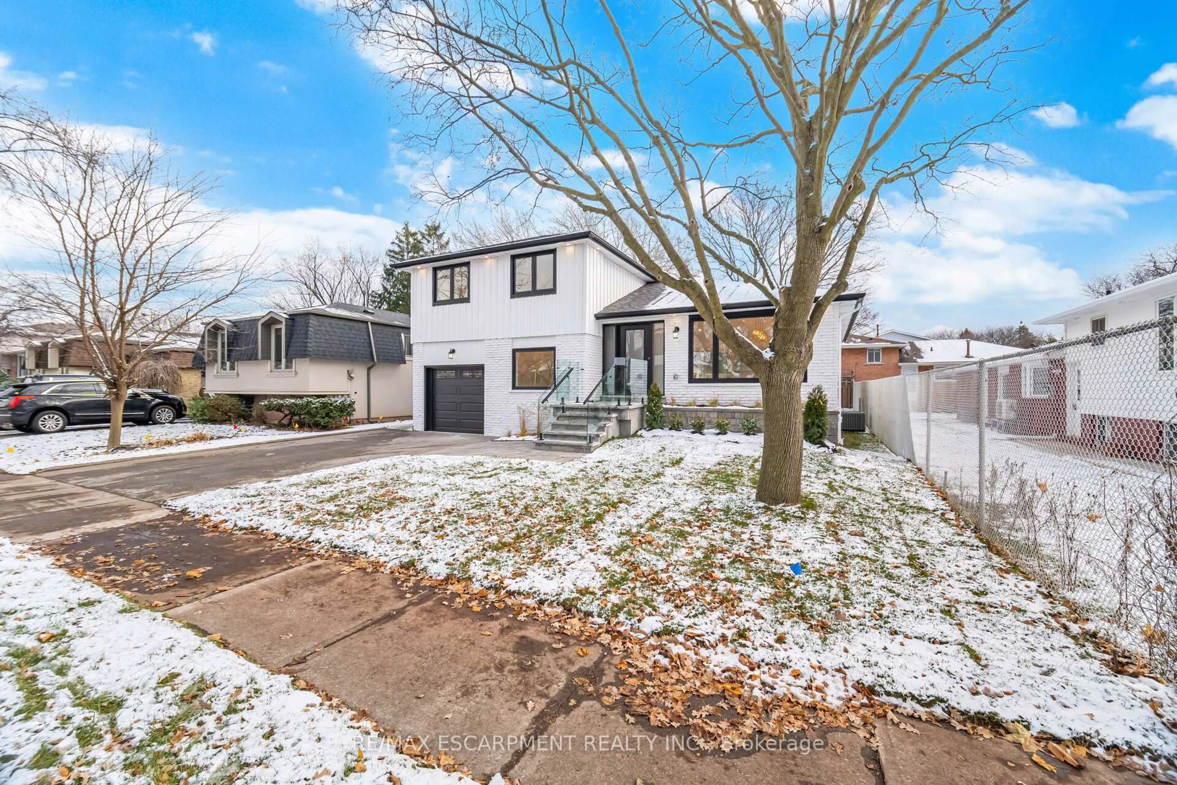 Unknown for 2276 Wyandotte Dr, Oakville Ontario L6L 2T5