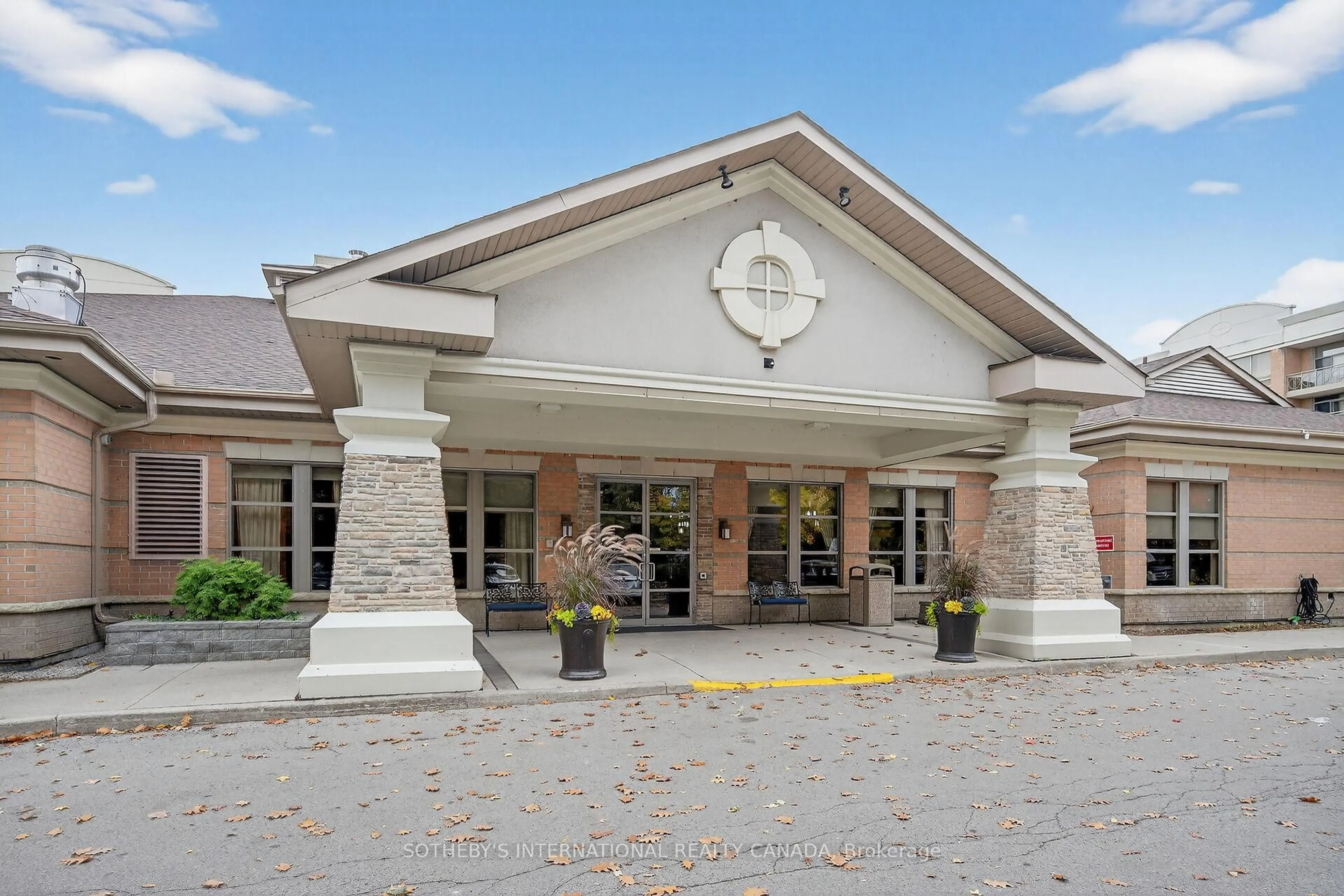 Unknown for 100 Burloak Dr #2305, Burlington Ontario L7L 6P6