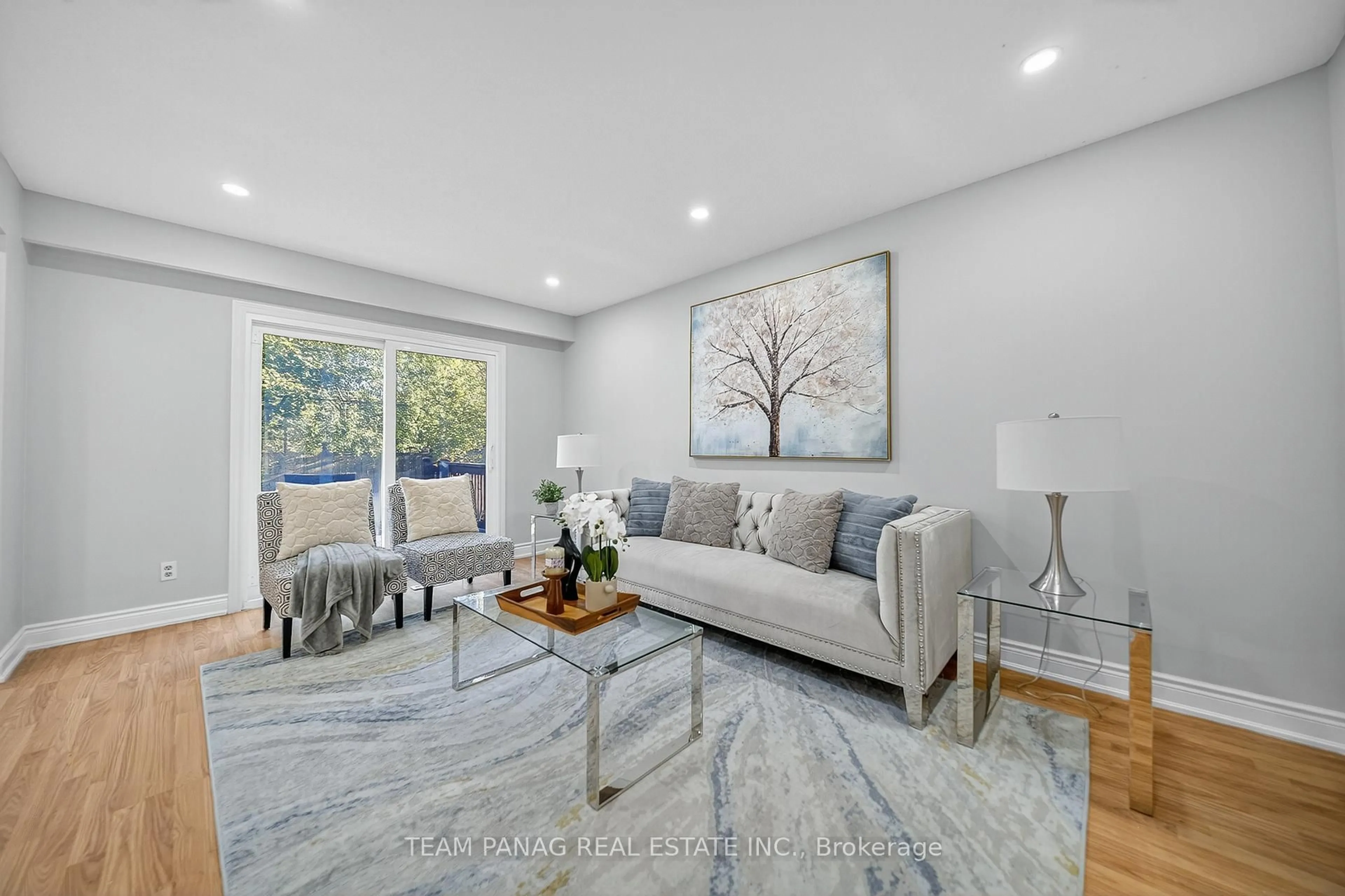 Living room with furniture, unknown for 119 Harold St, Brampton Ontario L6Y 1E8