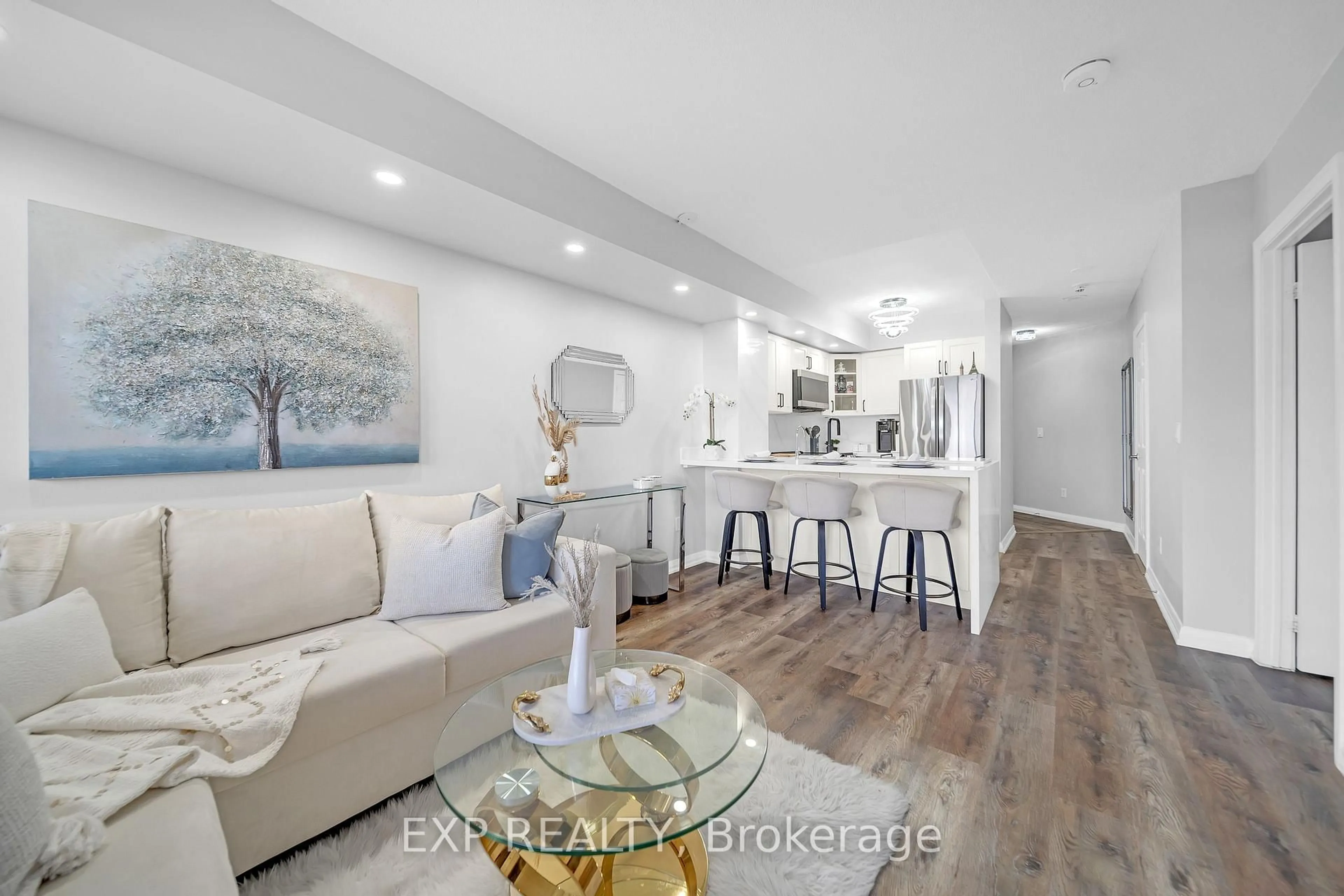 Open concept kitchen, unknown for 220 Forum Dr #1009, Mississauga Ontario L4Z 4K1