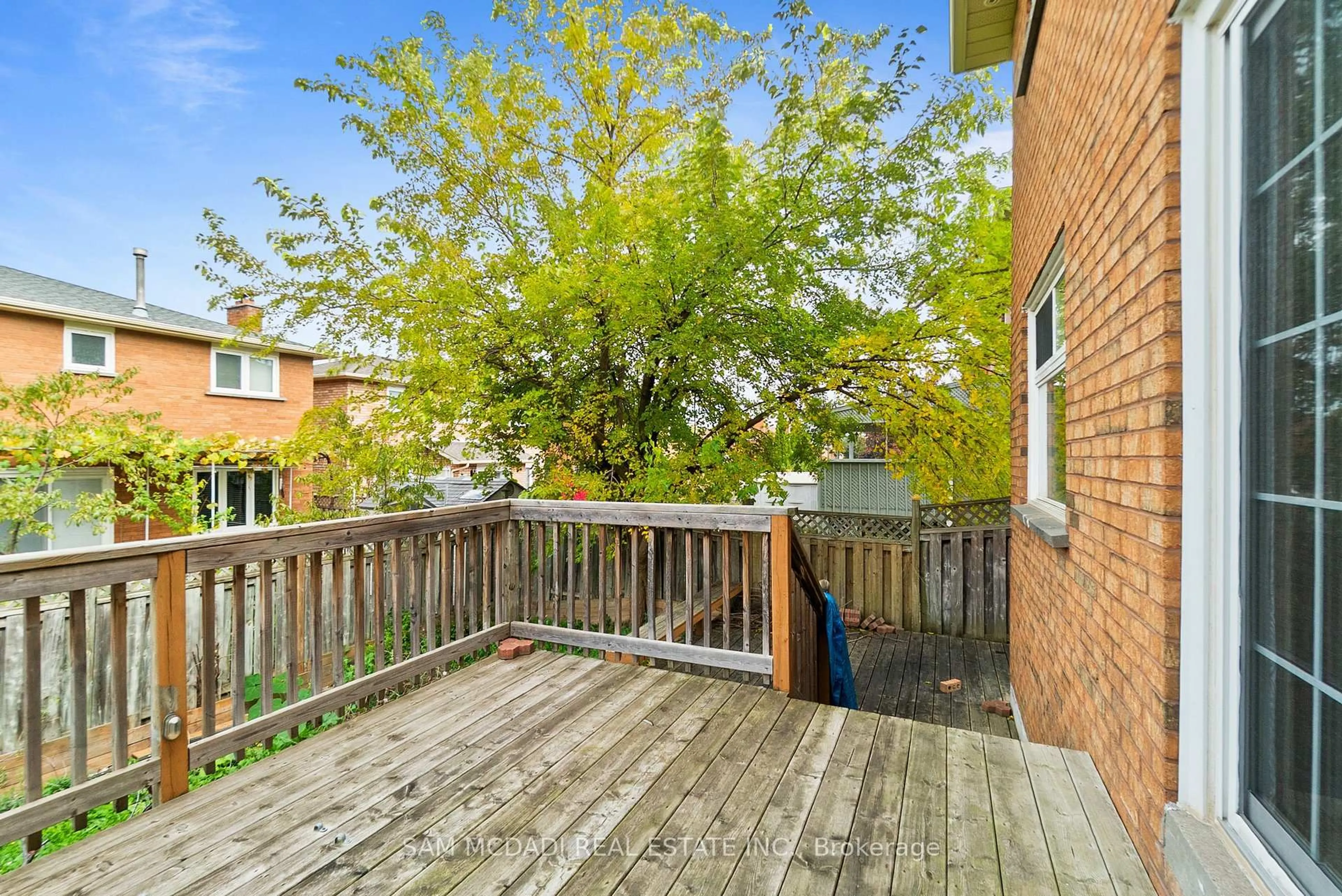 Patio, street for 149 Sunforest Dr, Brampton Ontario L6Z 4B7