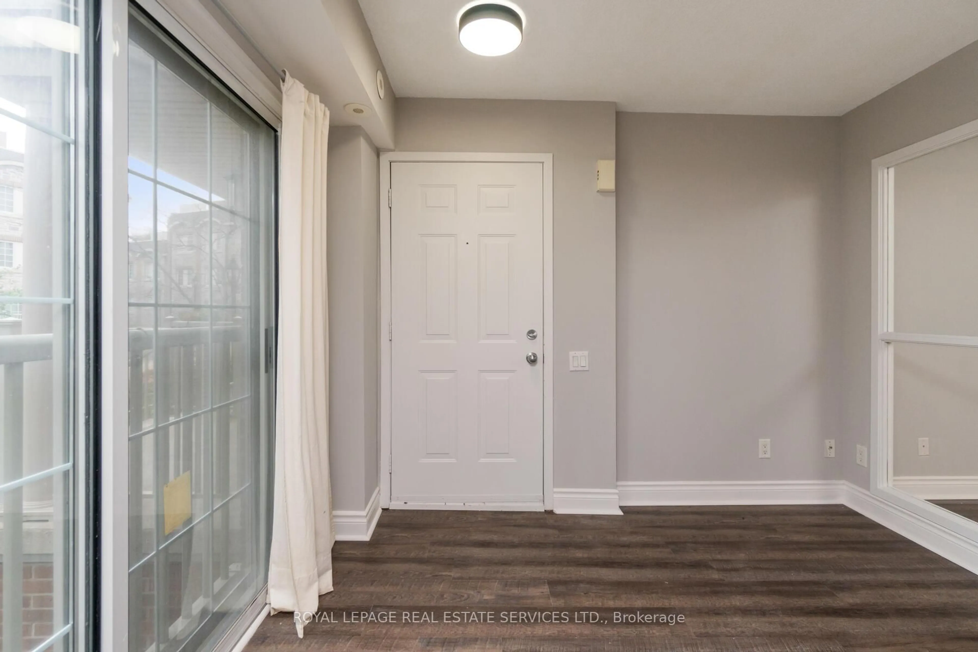 Indoor entryway for 9 Windermere Ave #79, Toronto Ontario M6S 5A4