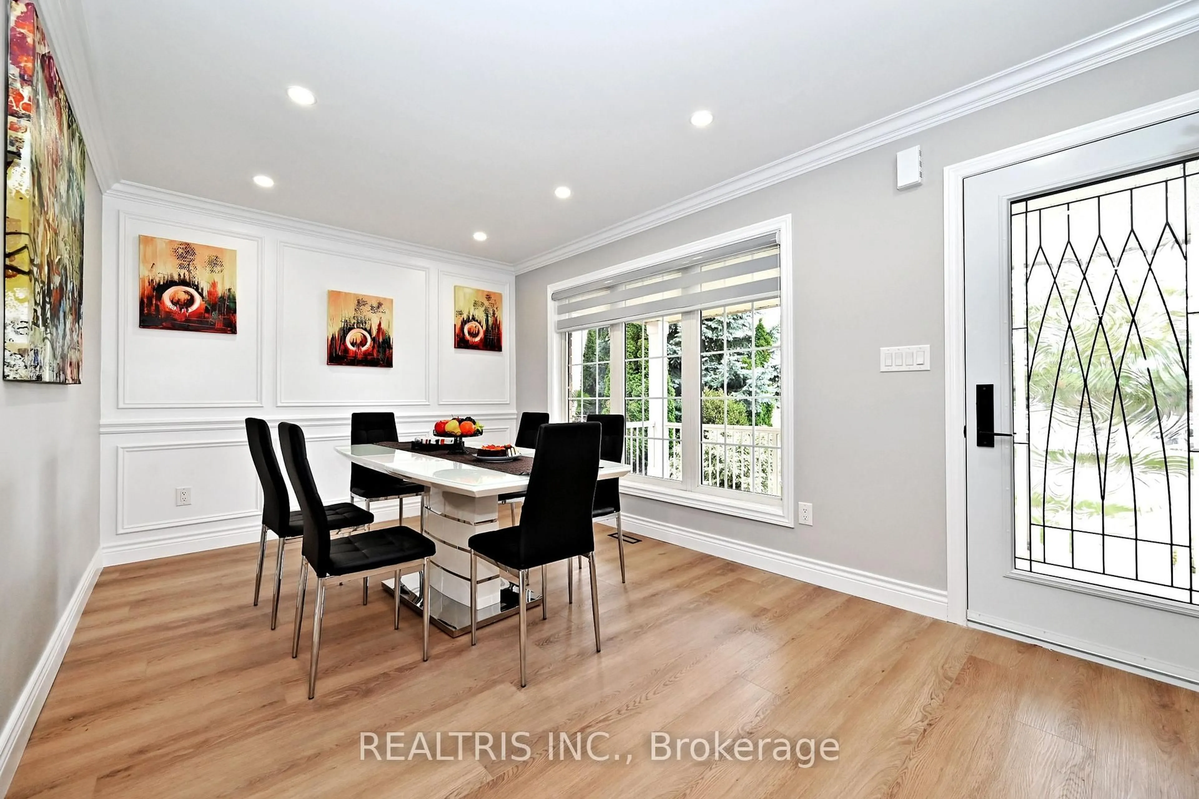 Dining room, wood/laminate floor for 649 Marley Cres, Milton Ontario L9T 5V2