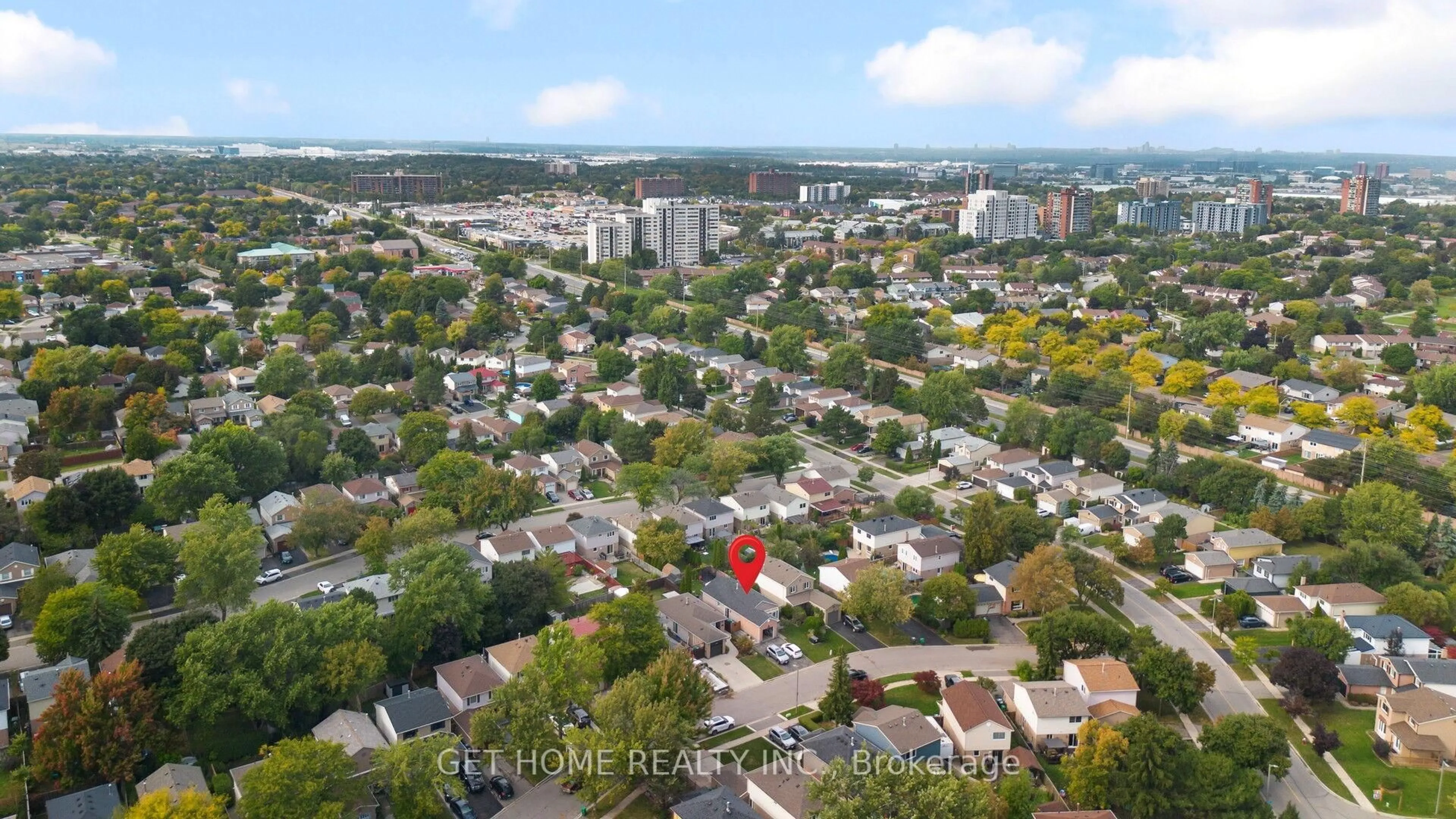 A pic from outside/outdoor area/front of a property/back of a property/a pic from drone, city buildings view from balcony for 3162 Cantelon Cres, Mississauga Ontario L5N 3J8