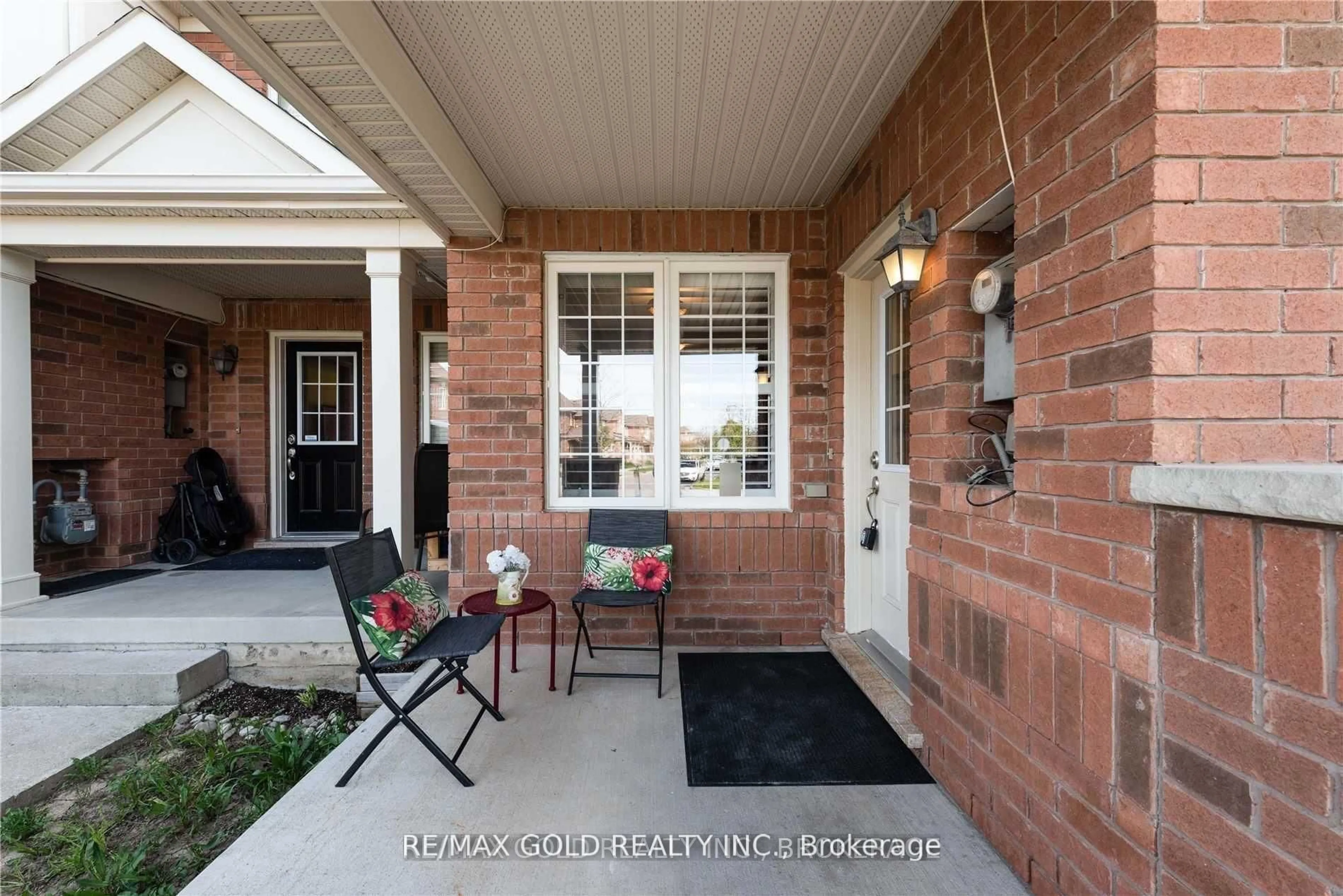 Indoor entryway for 814 Herman Way, Milton Ontario L9T 2C9