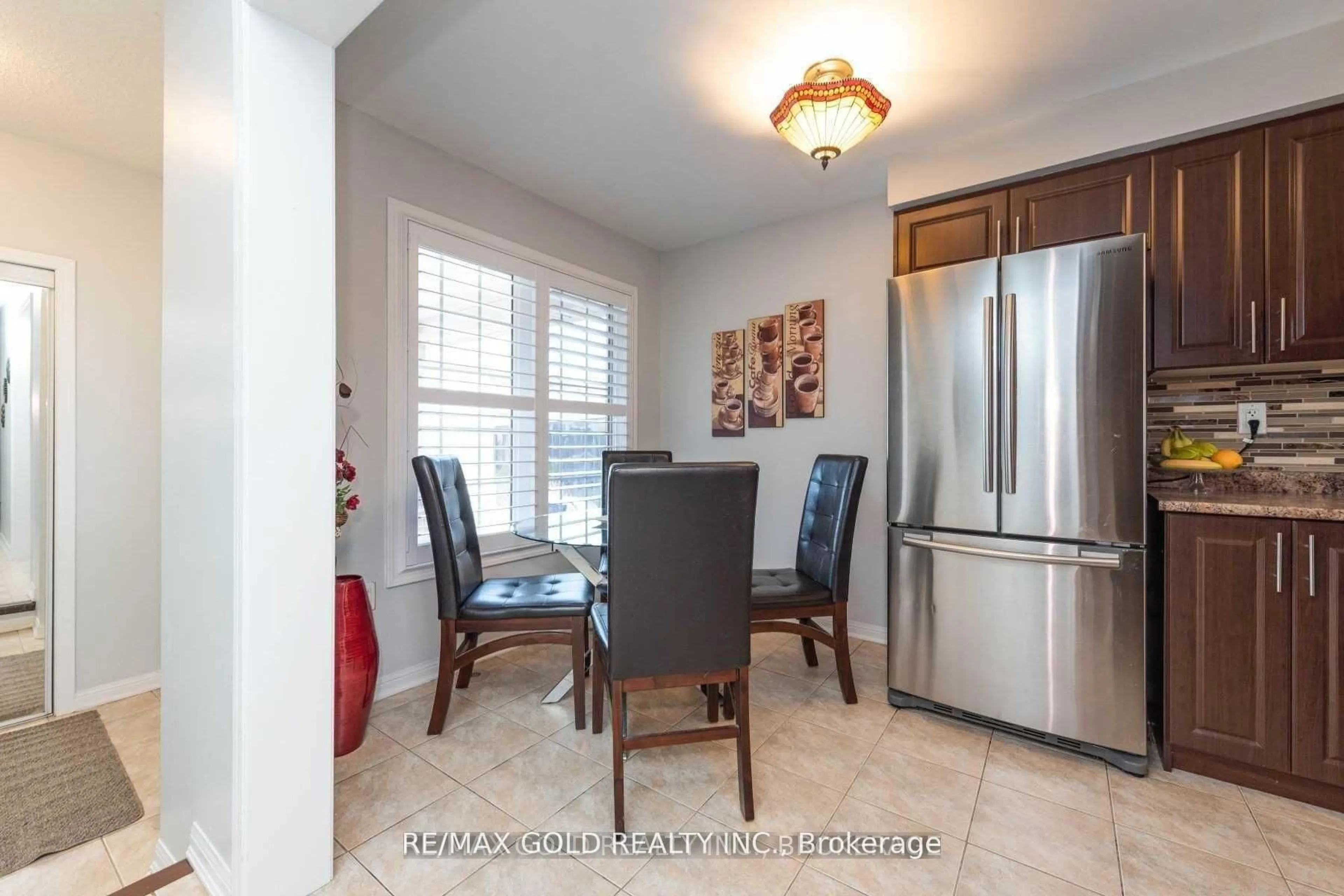 Dining room, ceramic/tile floor for 814 Herman Way, Milton Ontario L9T 2C9