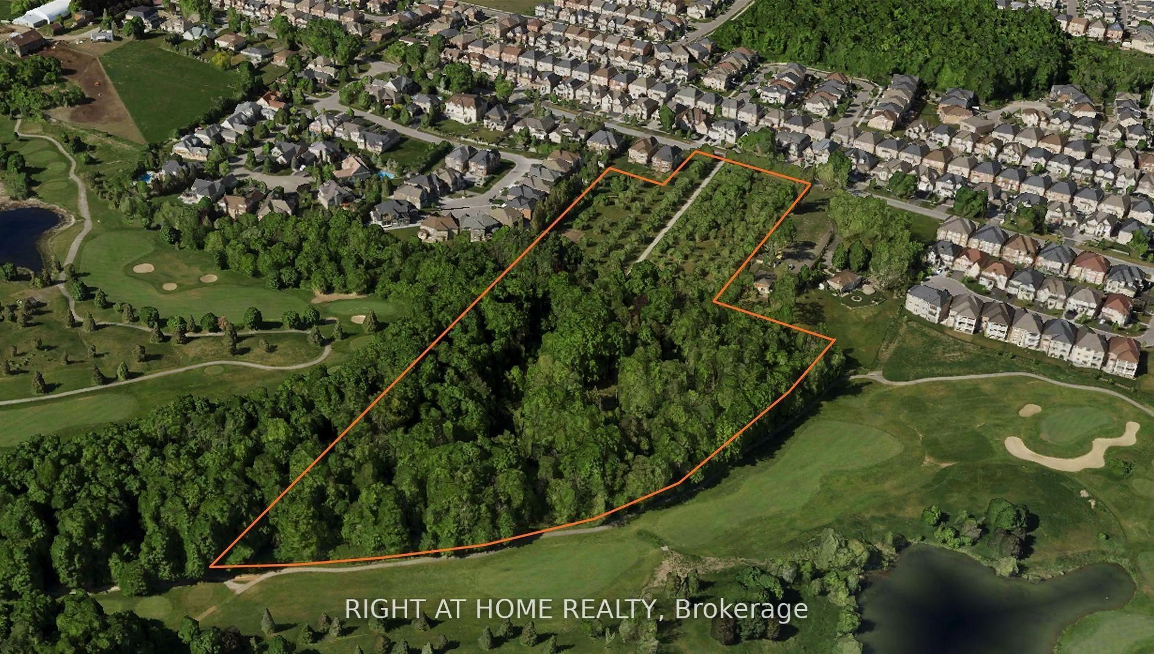 A pic from outside/outdoor area/front of a property/back of a property/a pic from drone, street for 8774 Creditview Rd, Brampton Ontario L6Y 0G4