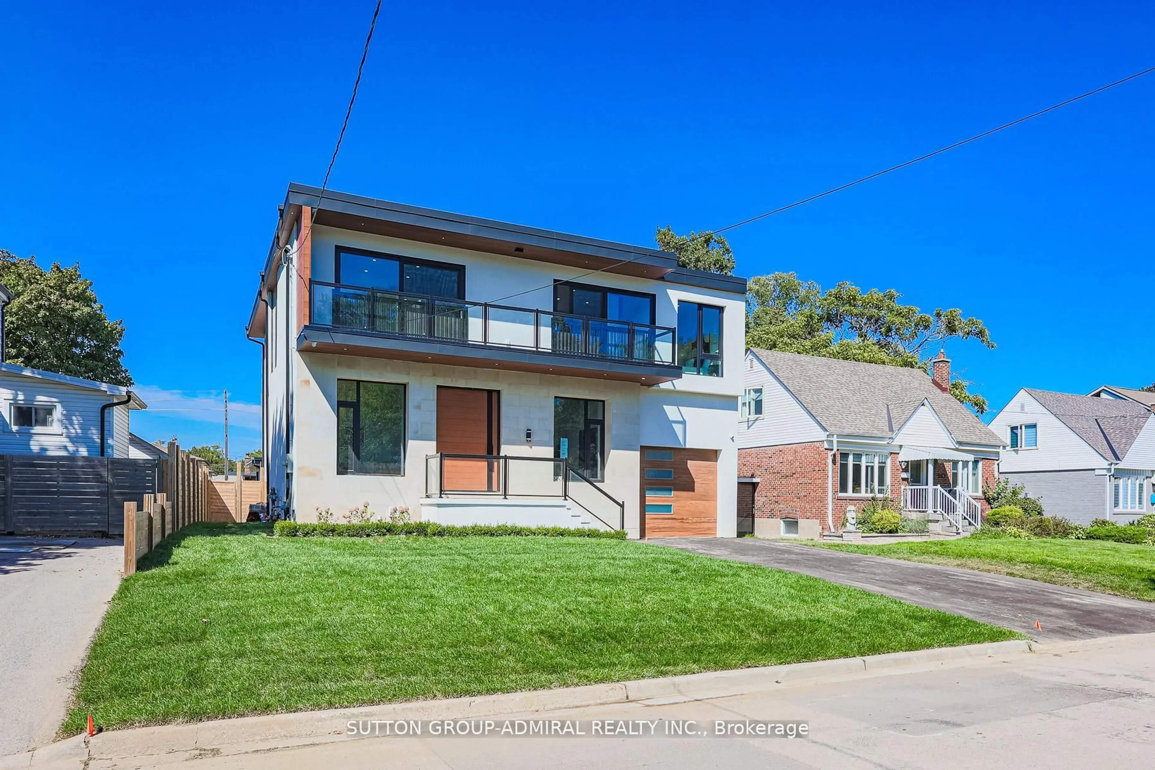 Home with brick exterior material, street for 957 Dormer St, Mississauga Ontario L5E 1T7