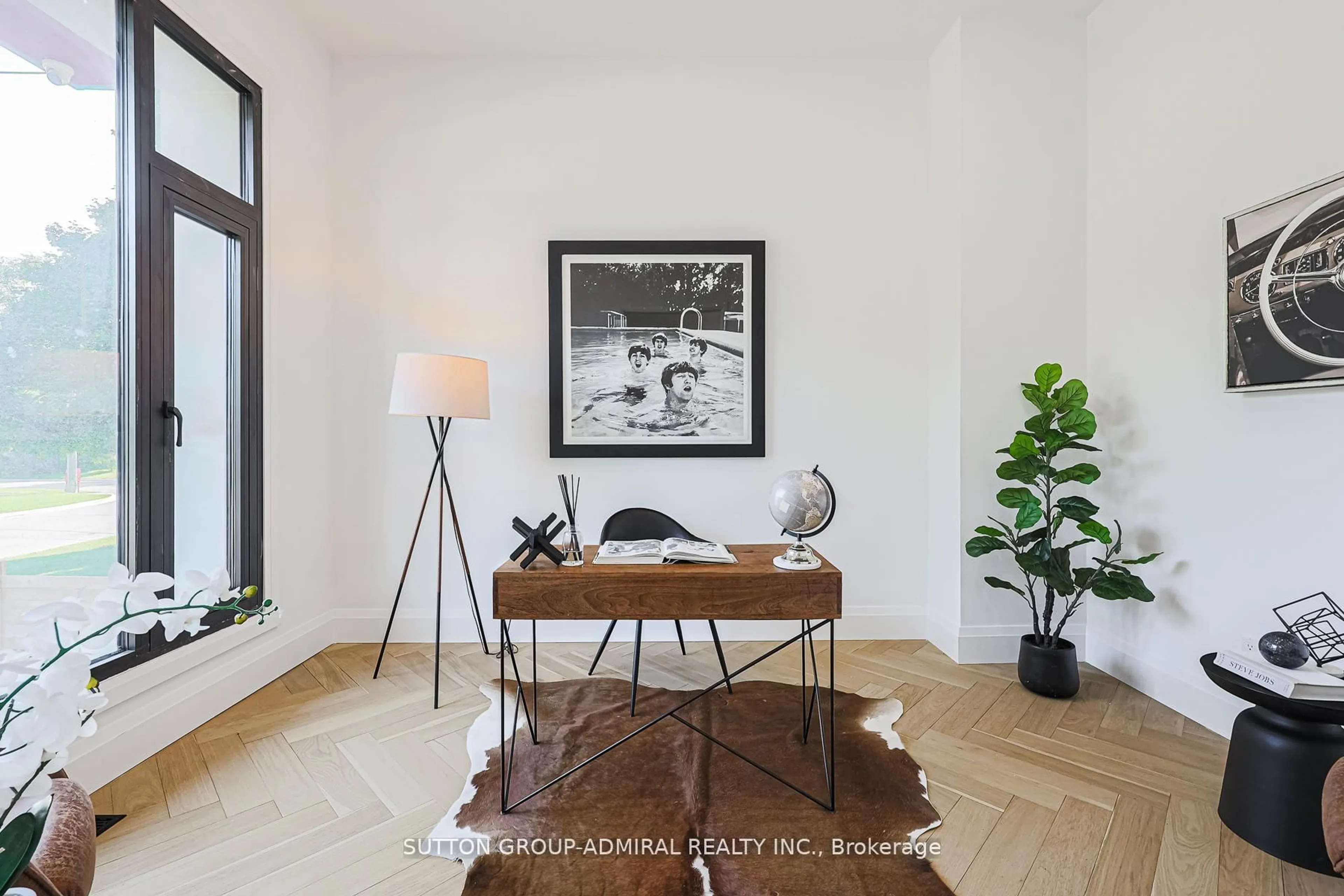 A pic of a room for 957 Dormer St, Mississauga Ontario L5E 1T7