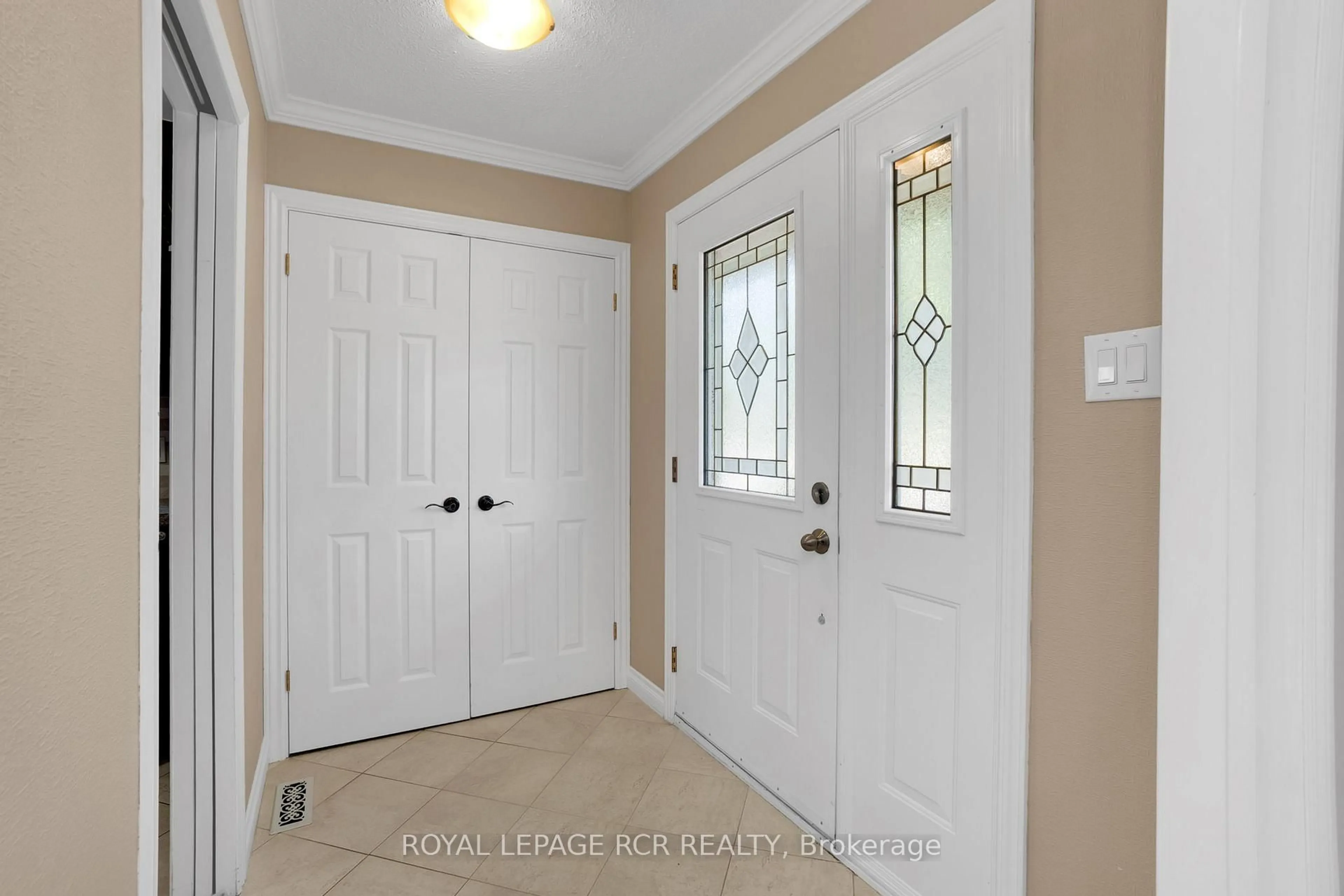 Indoor entryway for 273 Newlove Dr, Caledon Ontario L7E 2A2
