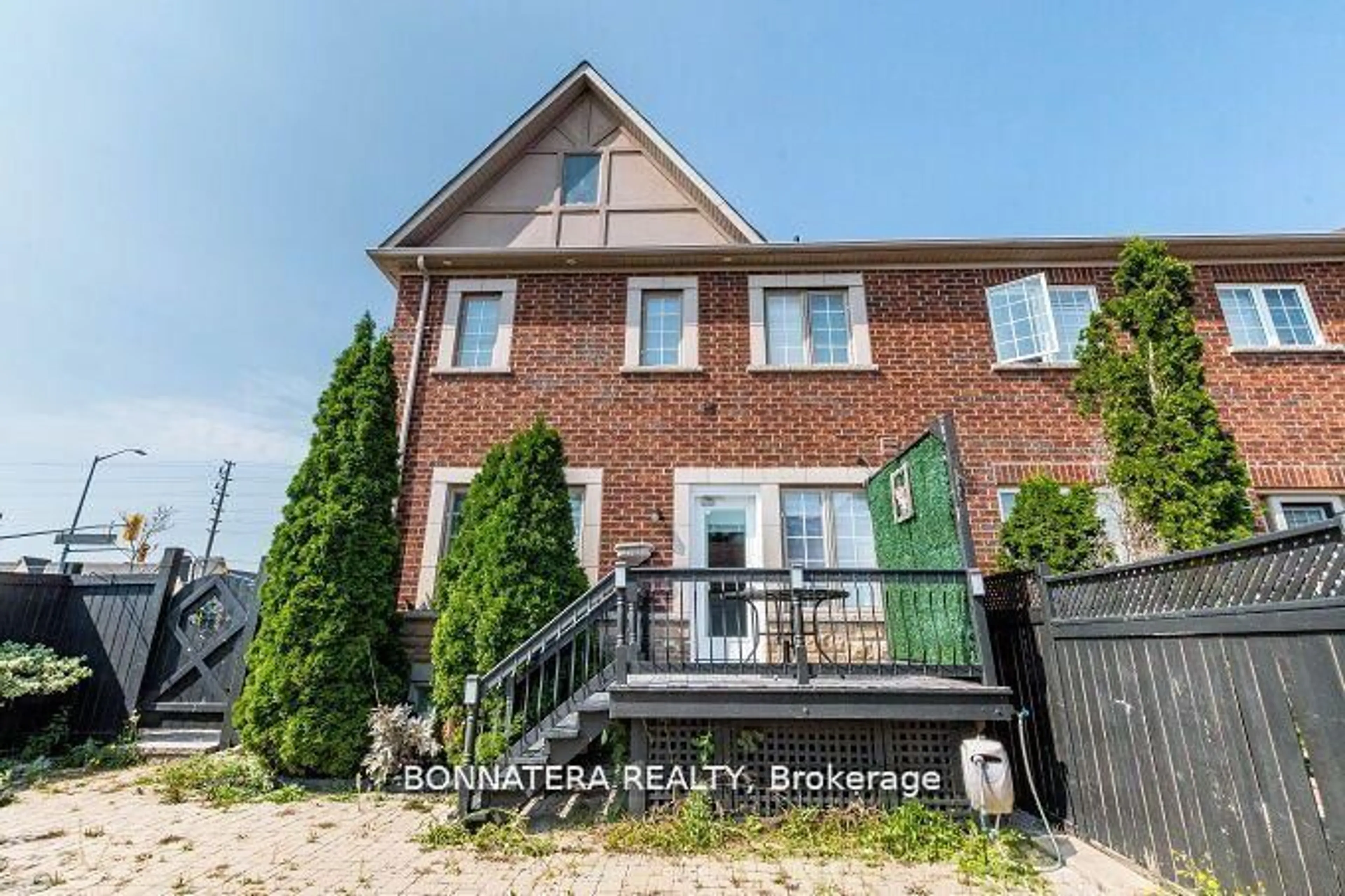Home with brick exterior material, street for 4991 Middlesex Gate, Mississauga Ontario L5M 7P2