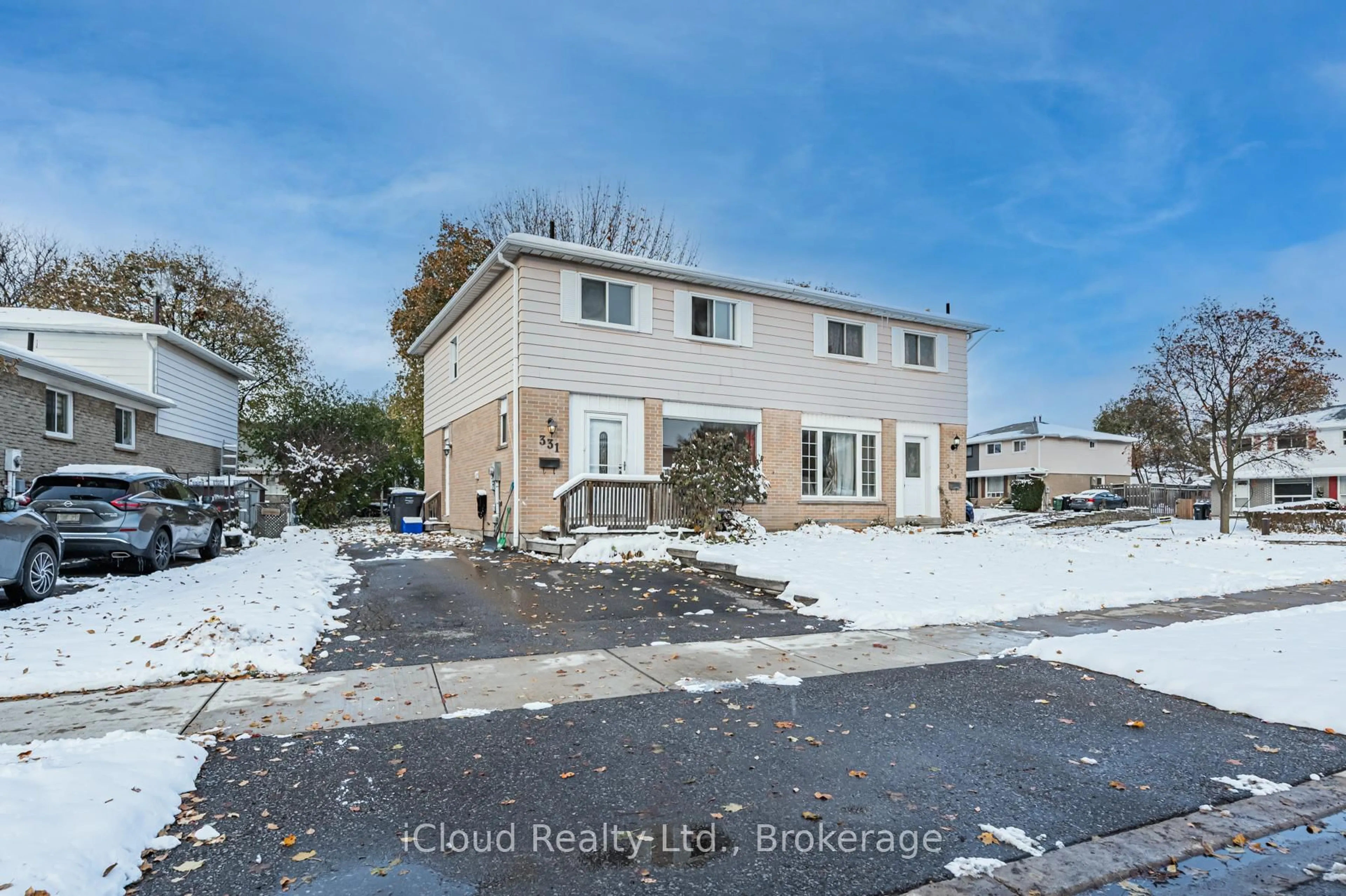 A pic from outside/outdoor area/front of a property/back of a property/a pic from drone, street for 331 Archdekin Dr, Brampton Ontario L6V 1Z6