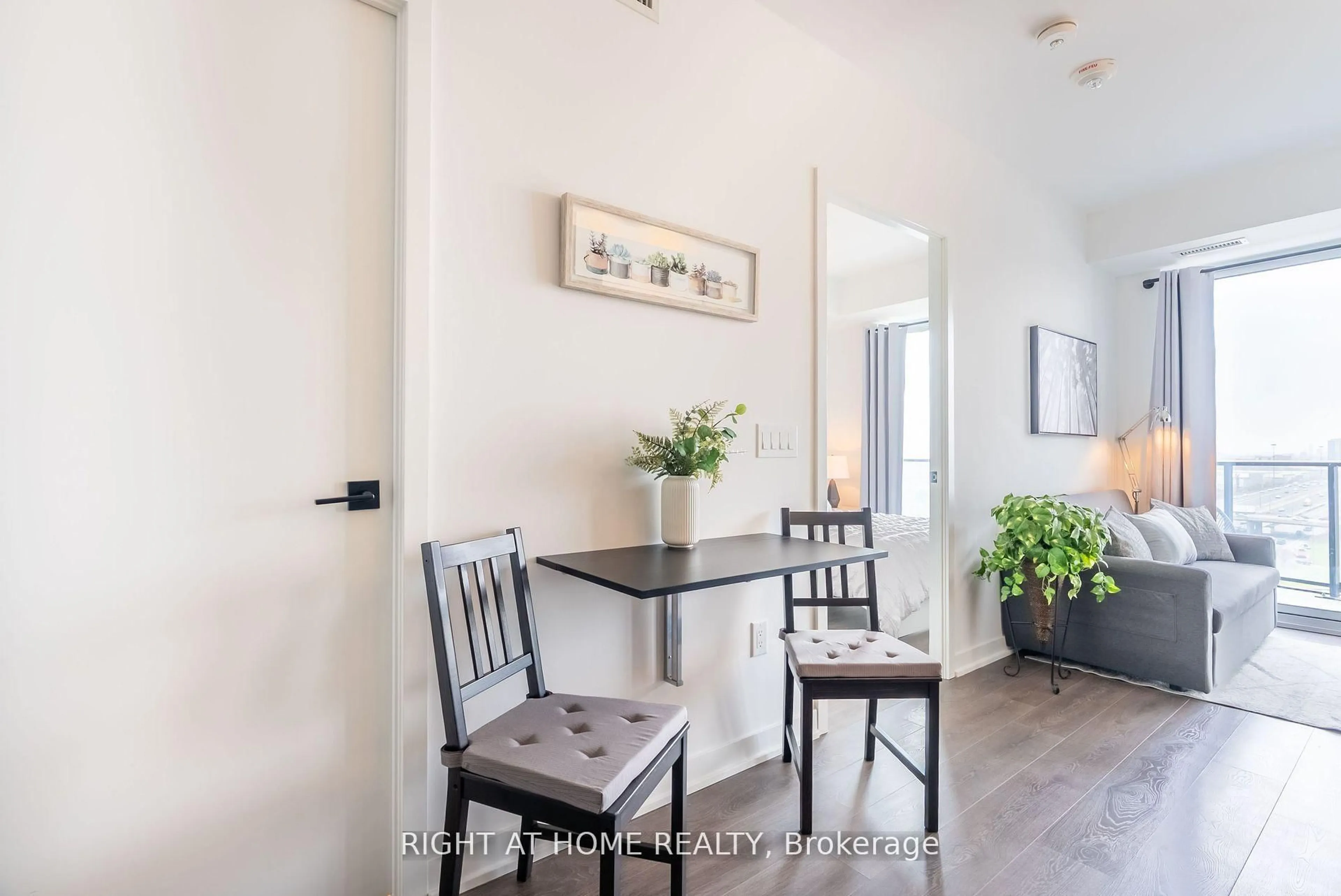 Indoor entryway for 36 Zorra St #1101, Toronto Ontario M8Z 0G5