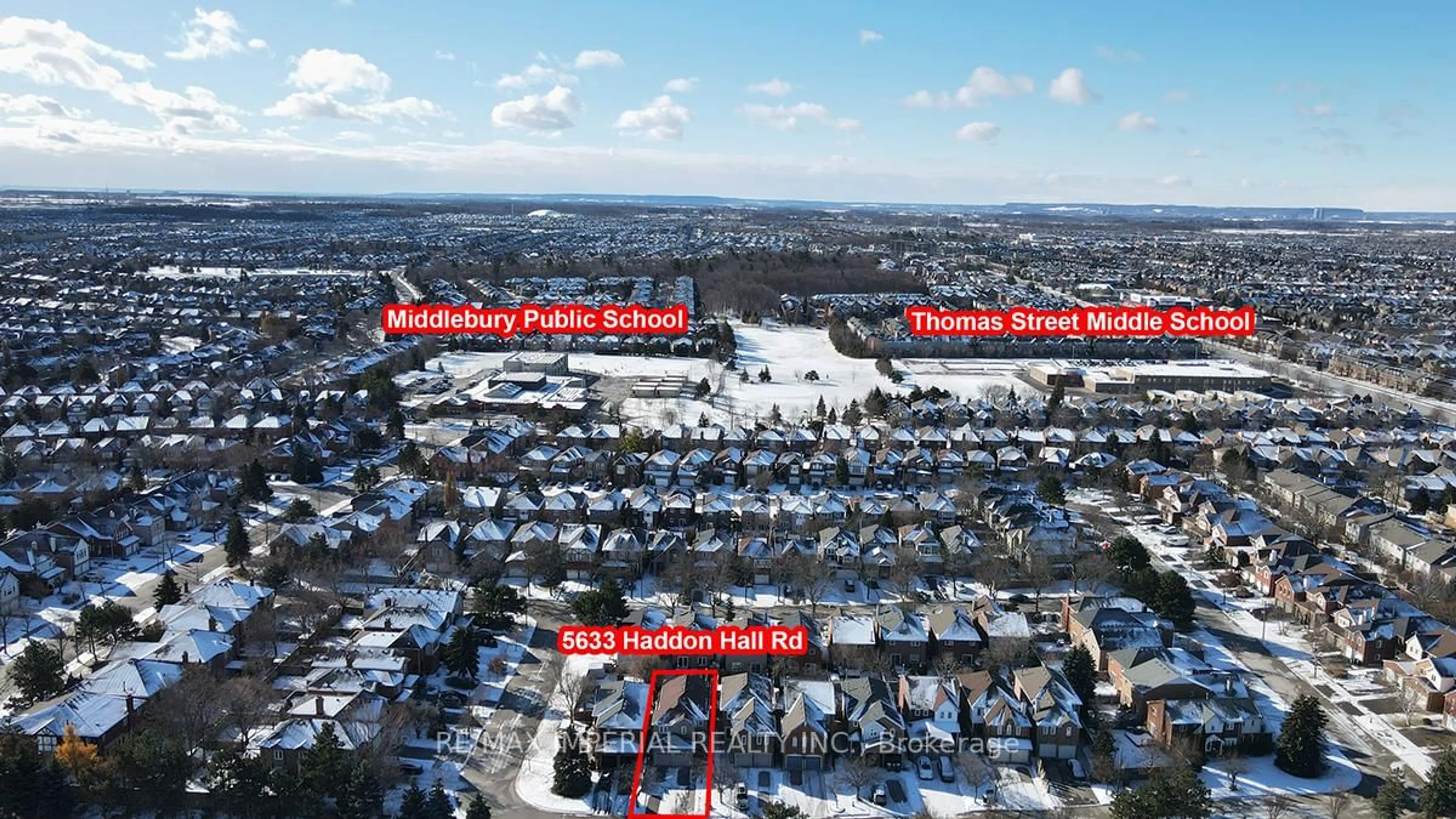 A pic from outside/outdoor area/front of a property/back of a property/a pic from drone, unknown for 5633 Haddon Hall Road, Mississauga Ontario L5M 5G3