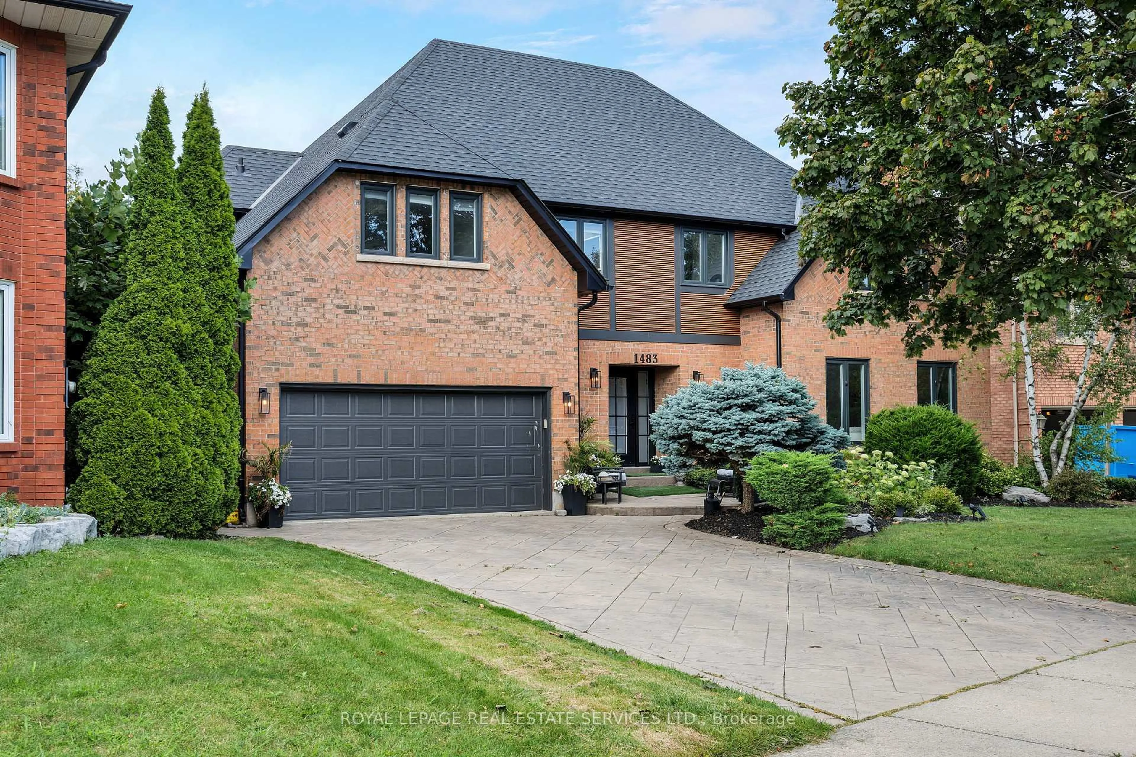 Home with brick exterior material, street for 1483 The Links Dr, Oakville Ontario L6M 2P2