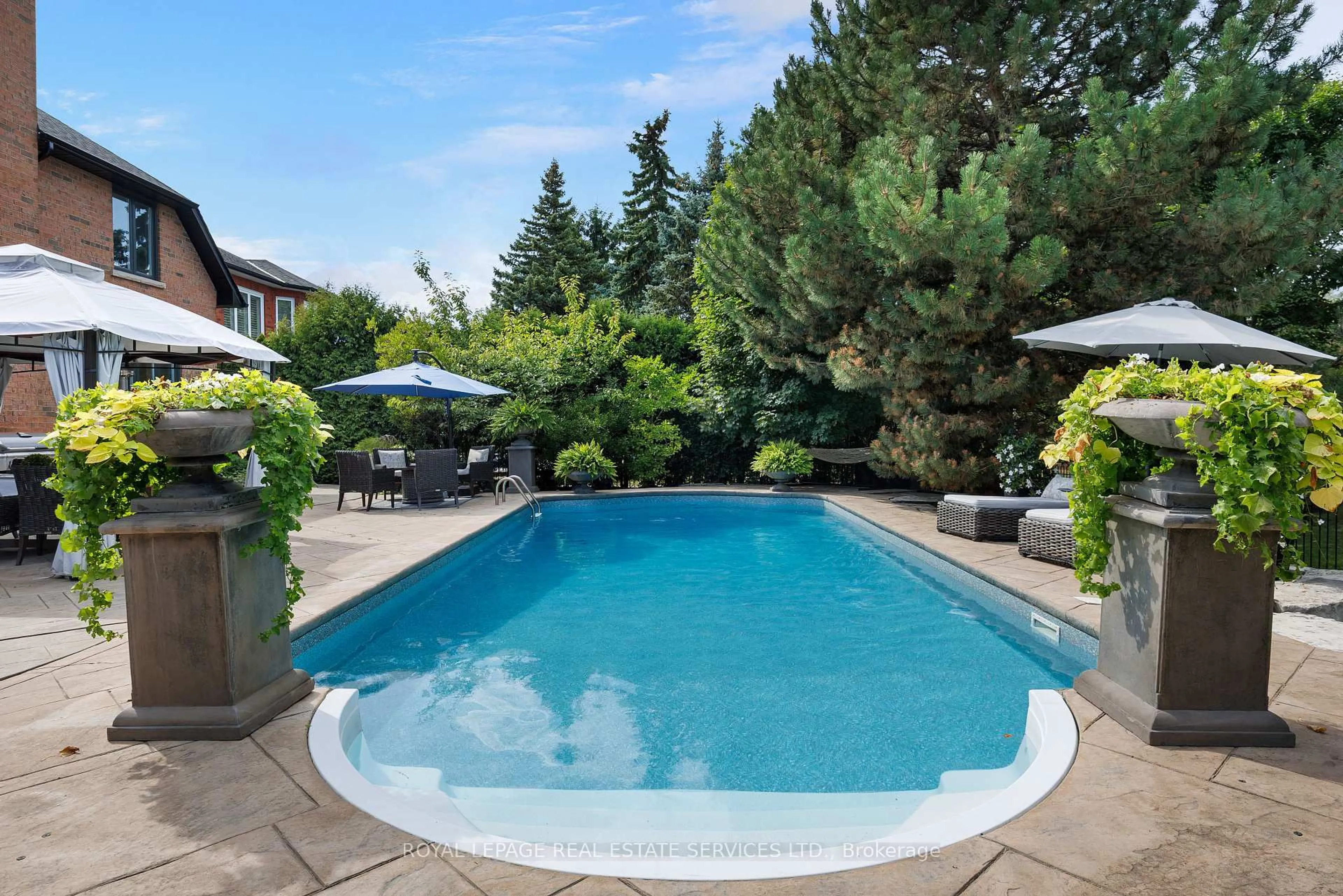 Pool for 1483 The Links Dr, Oakville Ontario L6M 2P2