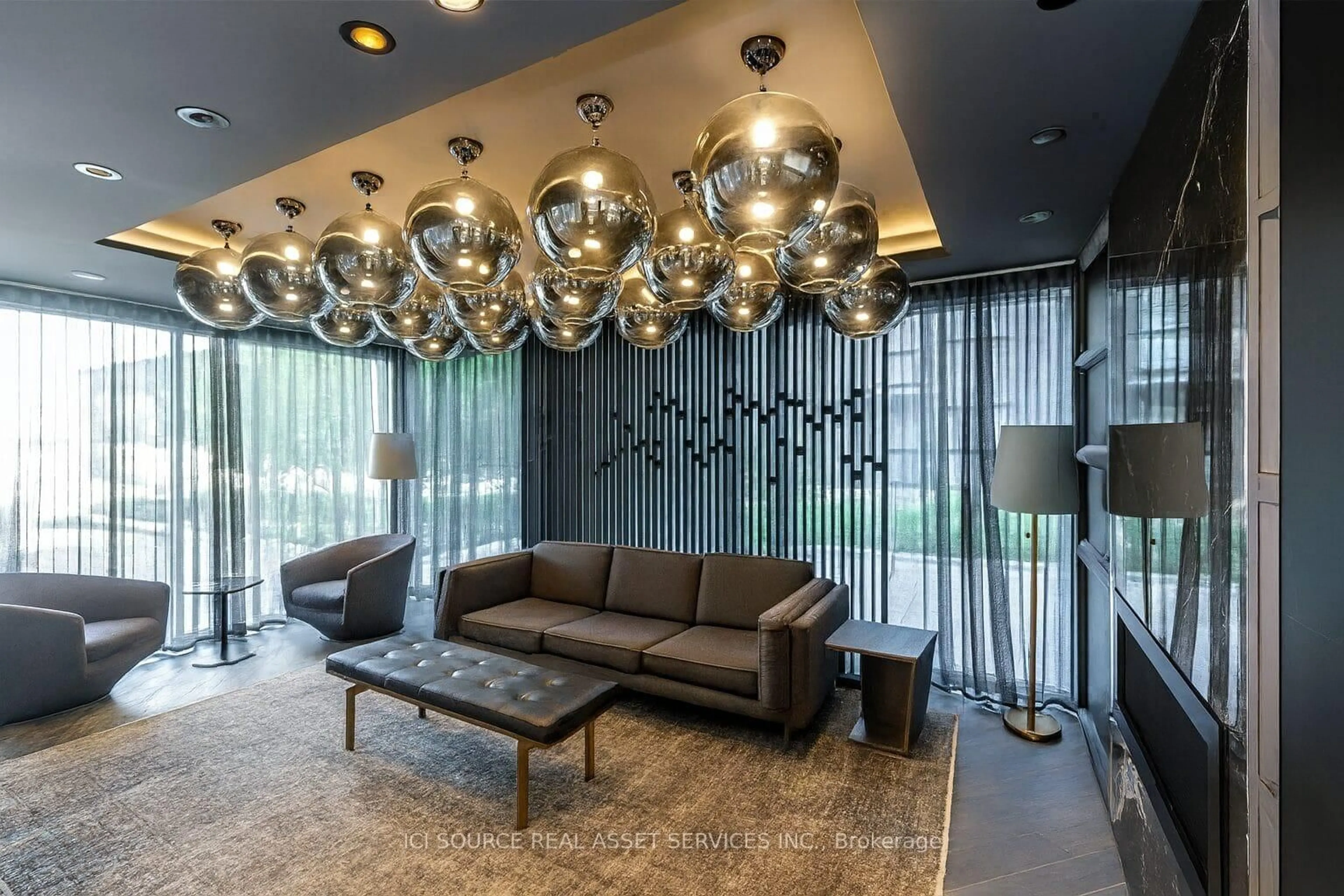 Lobby for 210 Sabina Dr #104, Oakville Ontario L6H 7C3