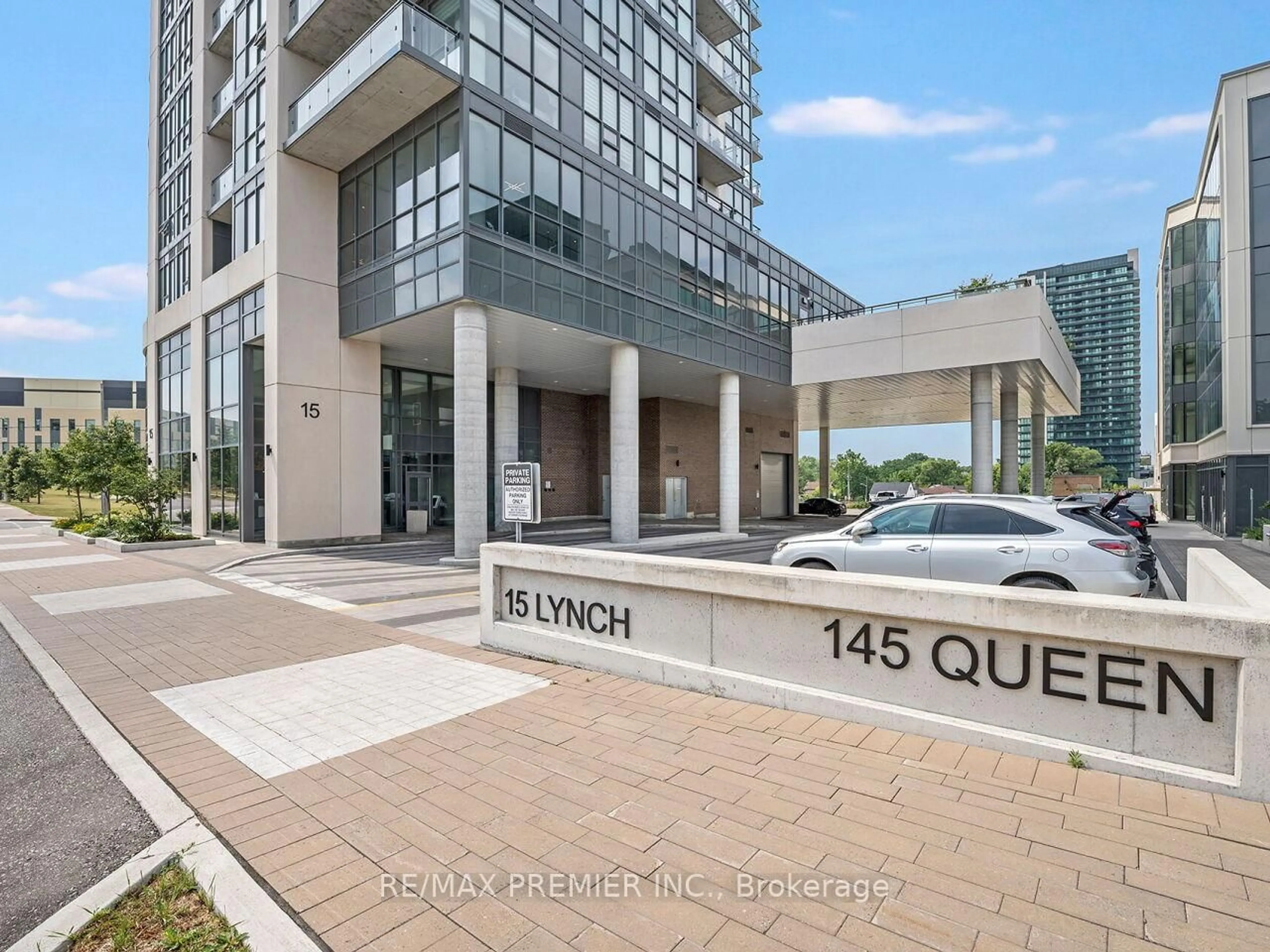 Indoor foyer for 15 Lynch St #1805, Brampton Ontario L6W 0C7
