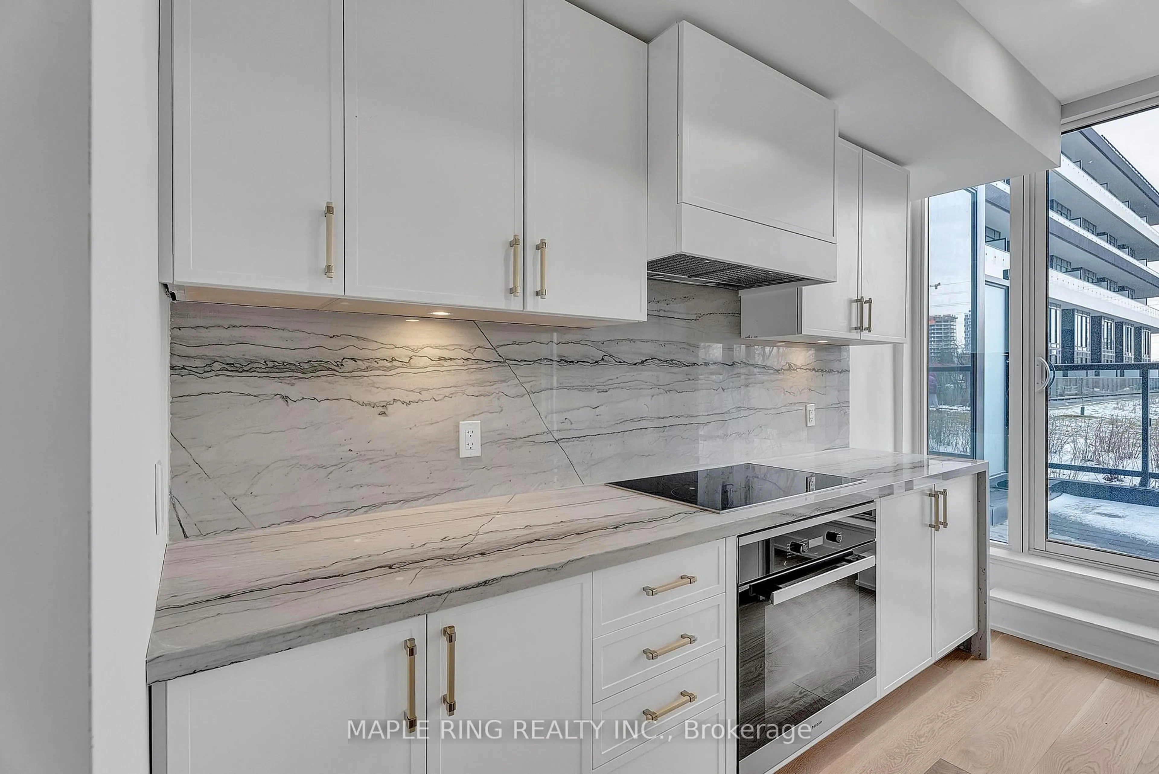 Unknown for 2485 Taunton Rd #118, Oakville Ontario L6H 3R8