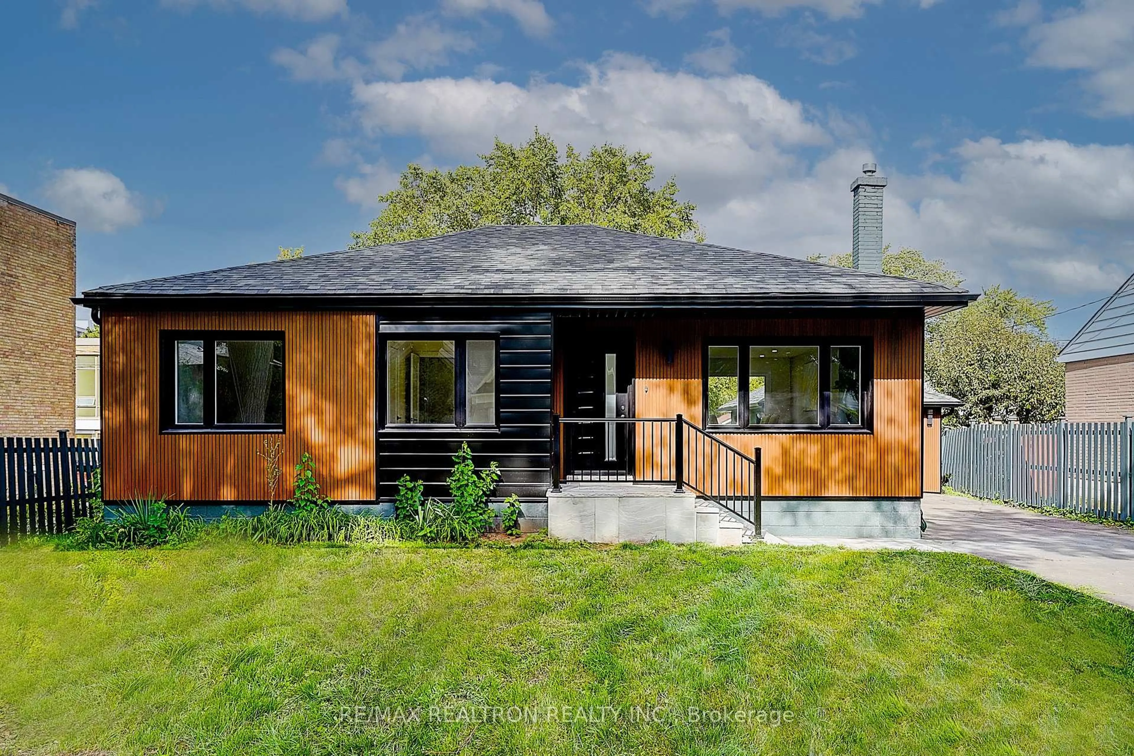 Home with brick exterior material, building for 163 Maurice Dr, Oakville Ontario L6K 2W8