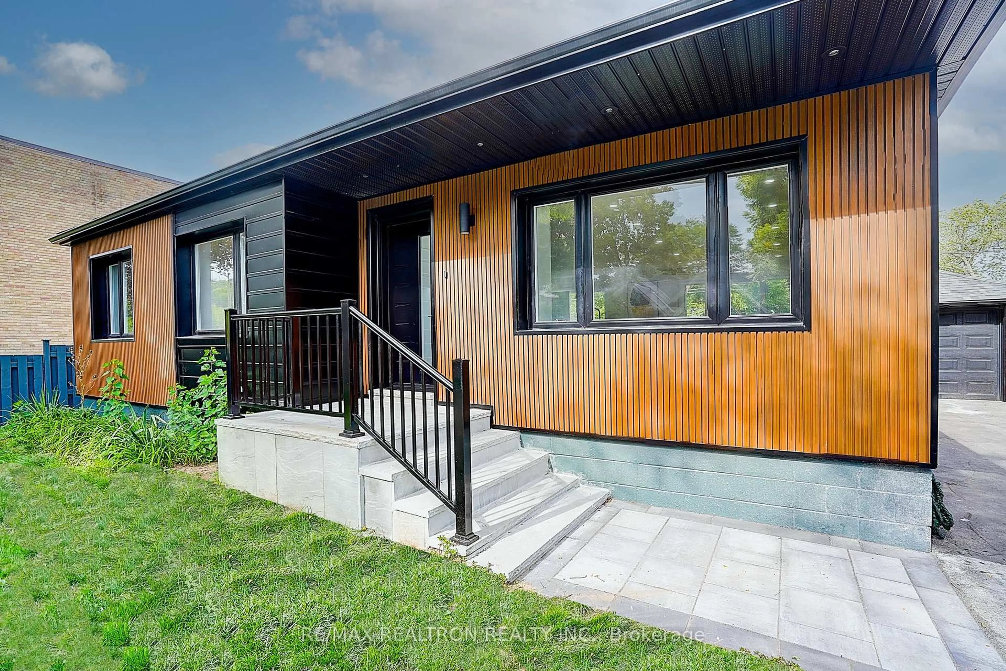 Unknown for 163 Maurice Dr, Oakville Ontario L6K 2W8