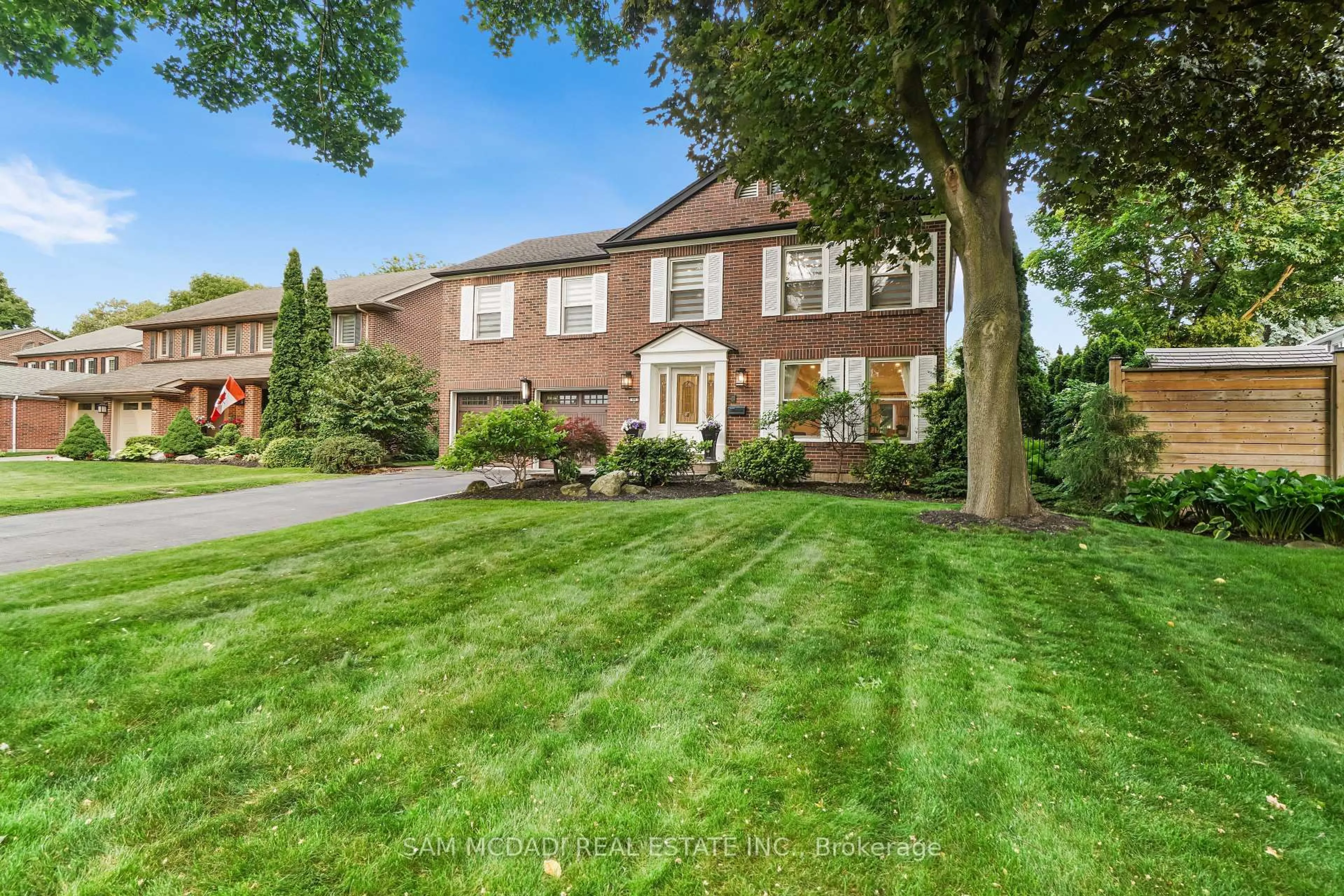 Home with brick exterior material, street for 1882 Sherwood Forrest Circ, Mississauga Ontario L5K 2E7