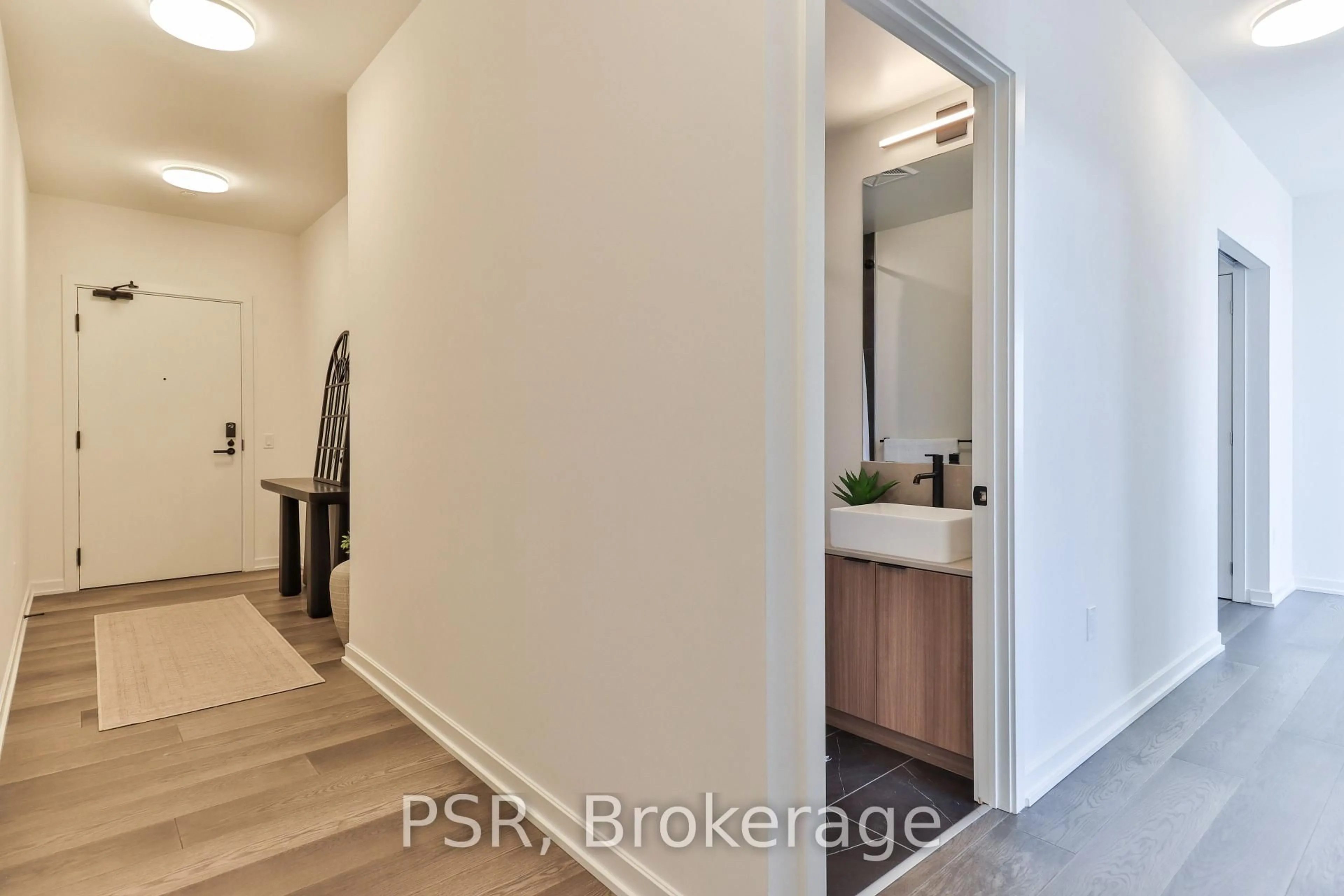 Indoor entryway for 1285 Dupont St #2904, Toronto Ontario M6H 0E3