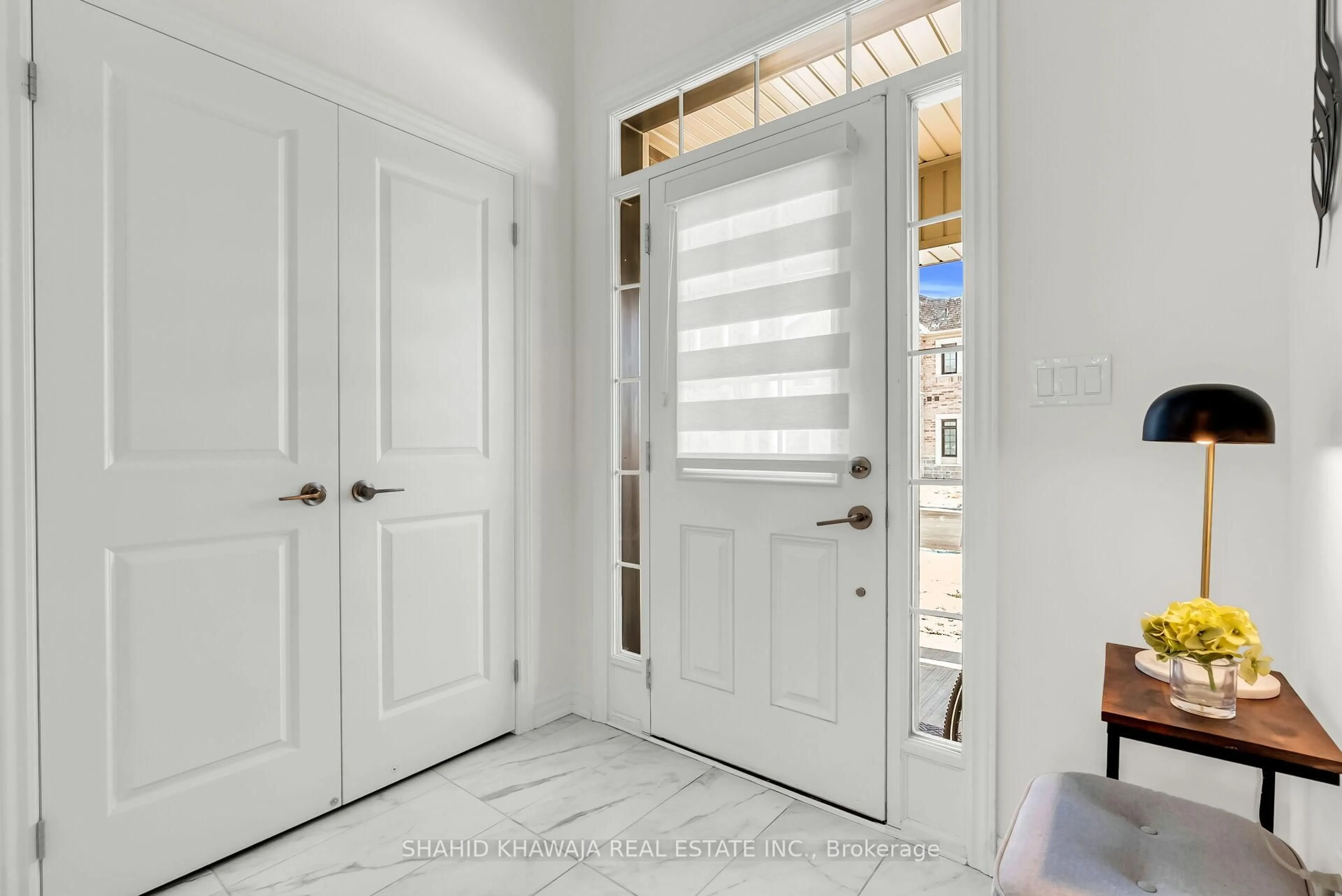 Indoor entryway for 497 Celandine Terr, Milton Ontario L9E 1T8